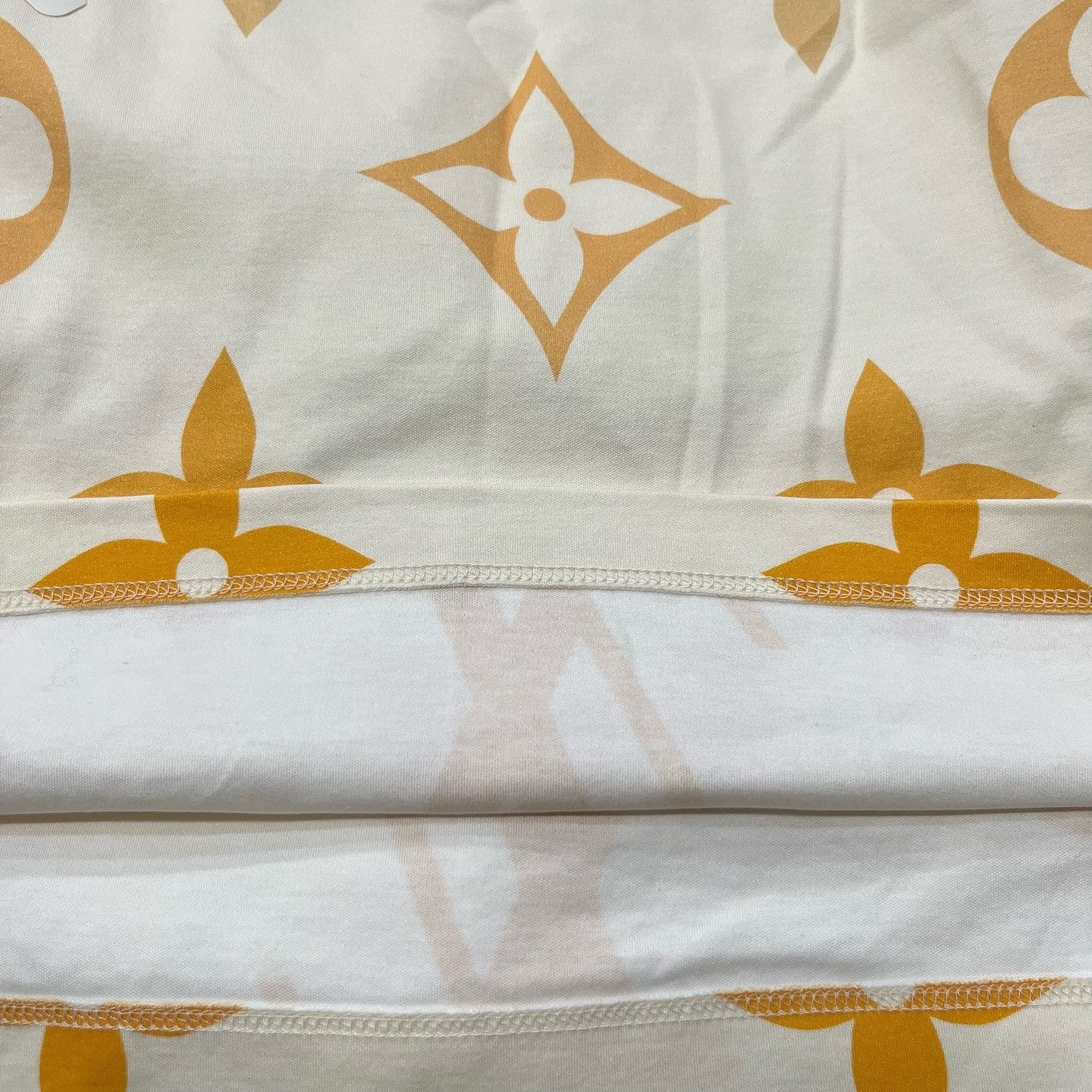 Louis Vuitton Louis Vuitton Monogram T-Shirt Size XS Size XS / US 0-2 / IT 36-38 - 6 Thumbnail