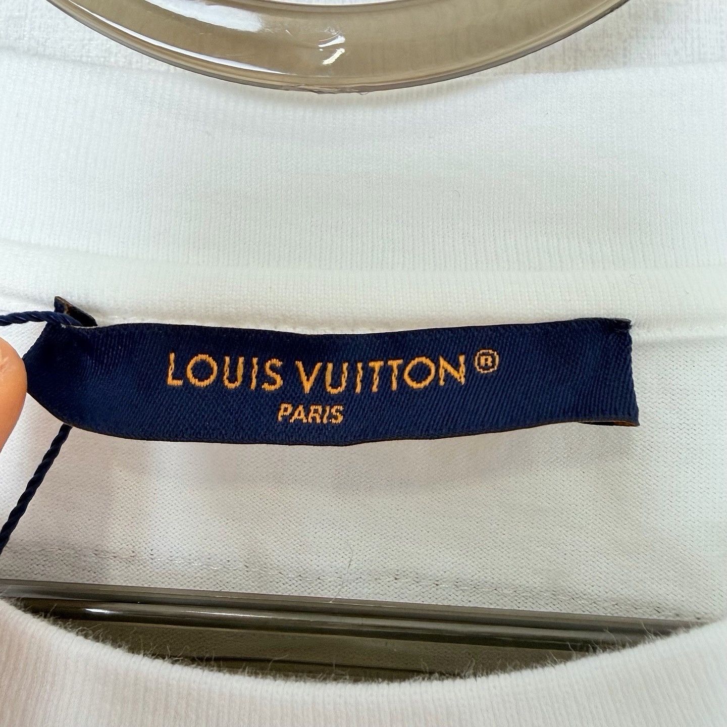 Louis Vuitton Louis Vuitton Leather Patch T-Shirt Size S Size US S / EU 44-46 / 1 - 3 Thumbnail