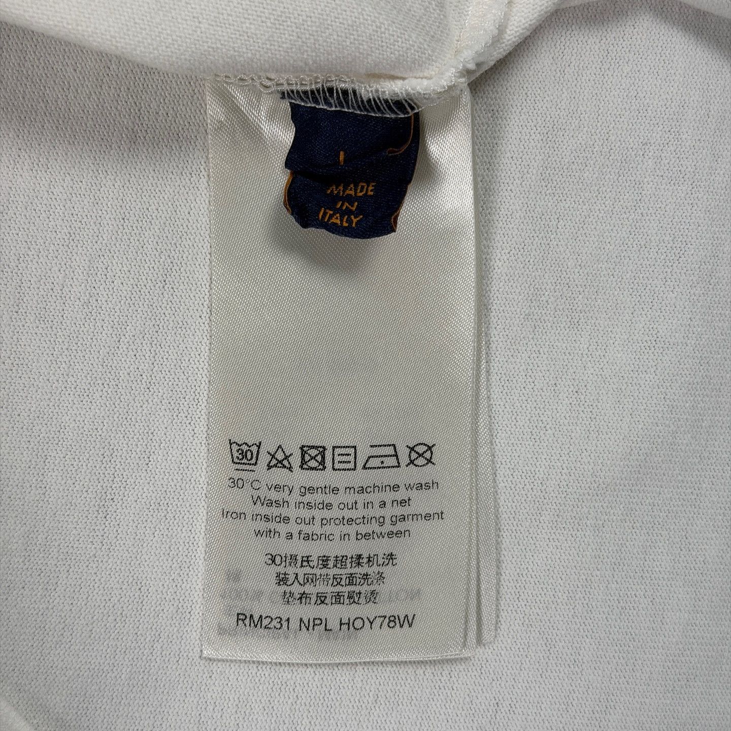 Louis Vuitton Louis Vuitton Rainbow Logo T-Shirt Size L Size US L / EU 52-54 / 3 - 4 Thumbnail