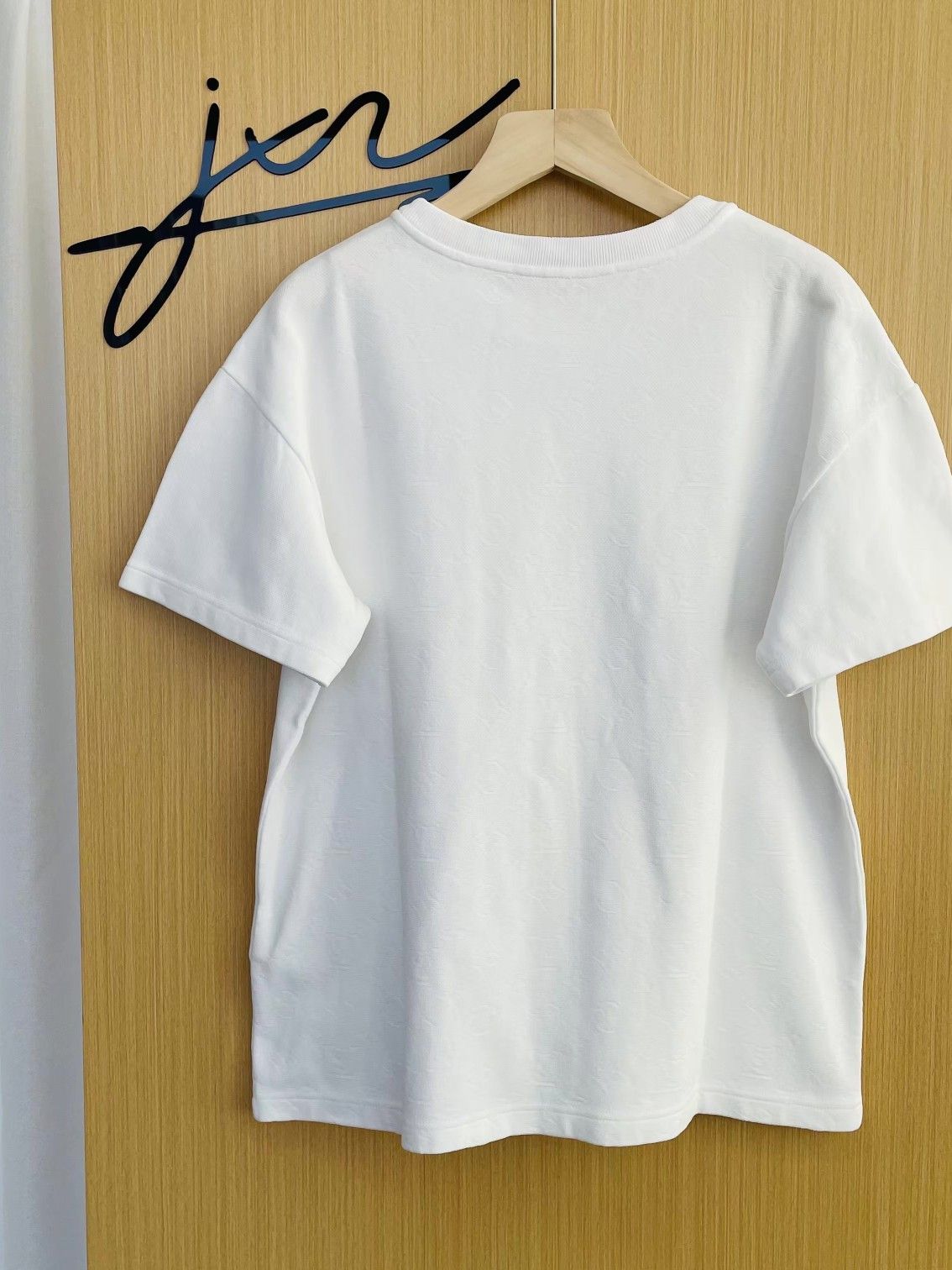Louis Vuitton Louis Vuitton Embossed Monogram Pocket T-Shirt Size XS Size US XS / EU 42 / 0 - 2 Thumbnail