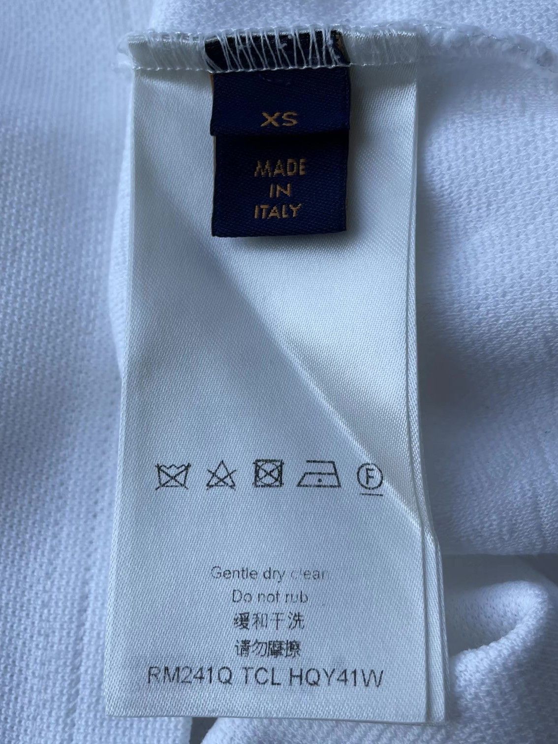 Louis Vuitton Louis Vuitton Embossed Monogram Pocket T-Shirt Size XS Size US XS / EU 42 / 0 - 4 Thumbnail