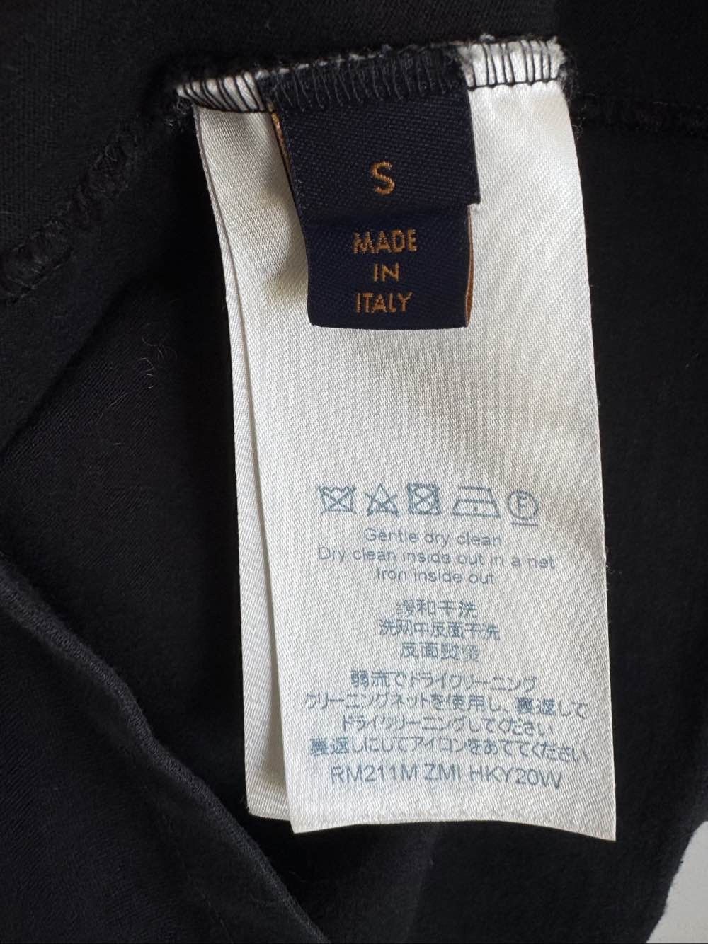 Louis Vuitton Louis Vuitton Logo Graphic T-Shirt Size S Size US S / EU 44-46 / 1 - 4 Thumbnail