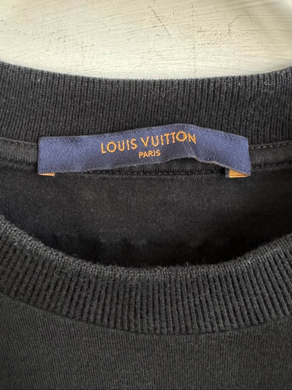 Louis Vuitton Louis Vuitton Logo Graphic T-Shirt Size S Size US S / EU 44-46 / 1 - 3 Thumbnail