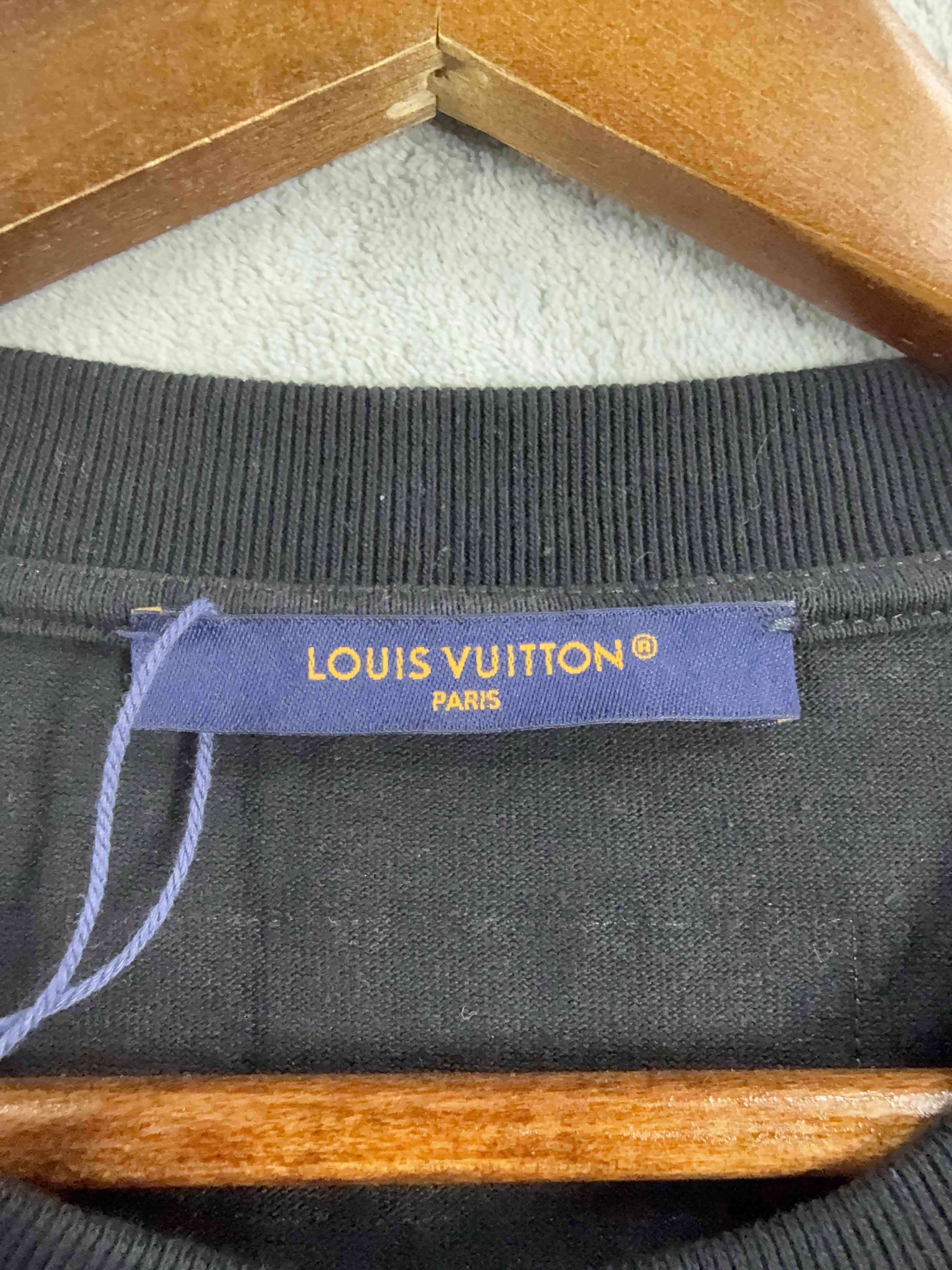 Louis Vuitton Louis Vuitton Embroidered Logo T-Shirt Size XXL Size US XXL / EU 58 / 5 - 3 Thumbnail