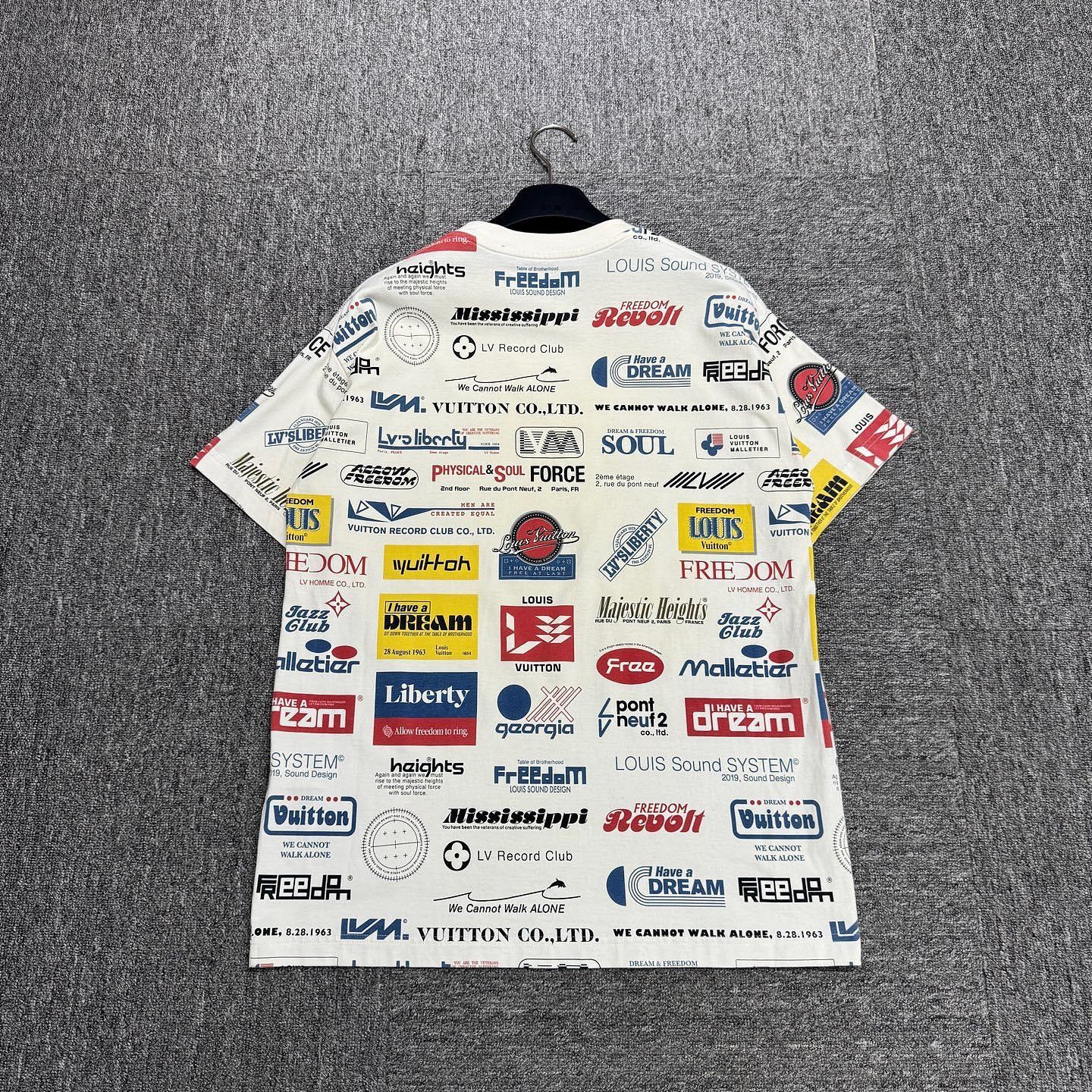 Louis Vuitton Louis Vuitton Multi Graphic Logo T-Shirt Size S Size US S / EU 44-46 / 1 - 2 Thumbnail