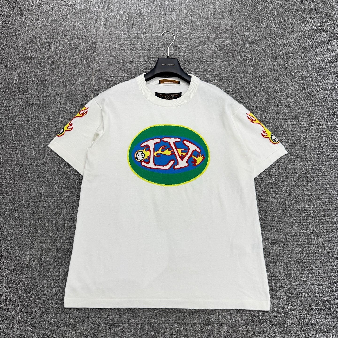 Louis Vuitton Louis Vuitton Logo Applique T-Shirt Size L Size US L / EU 52-54 / 3 - 5 Thumbnail