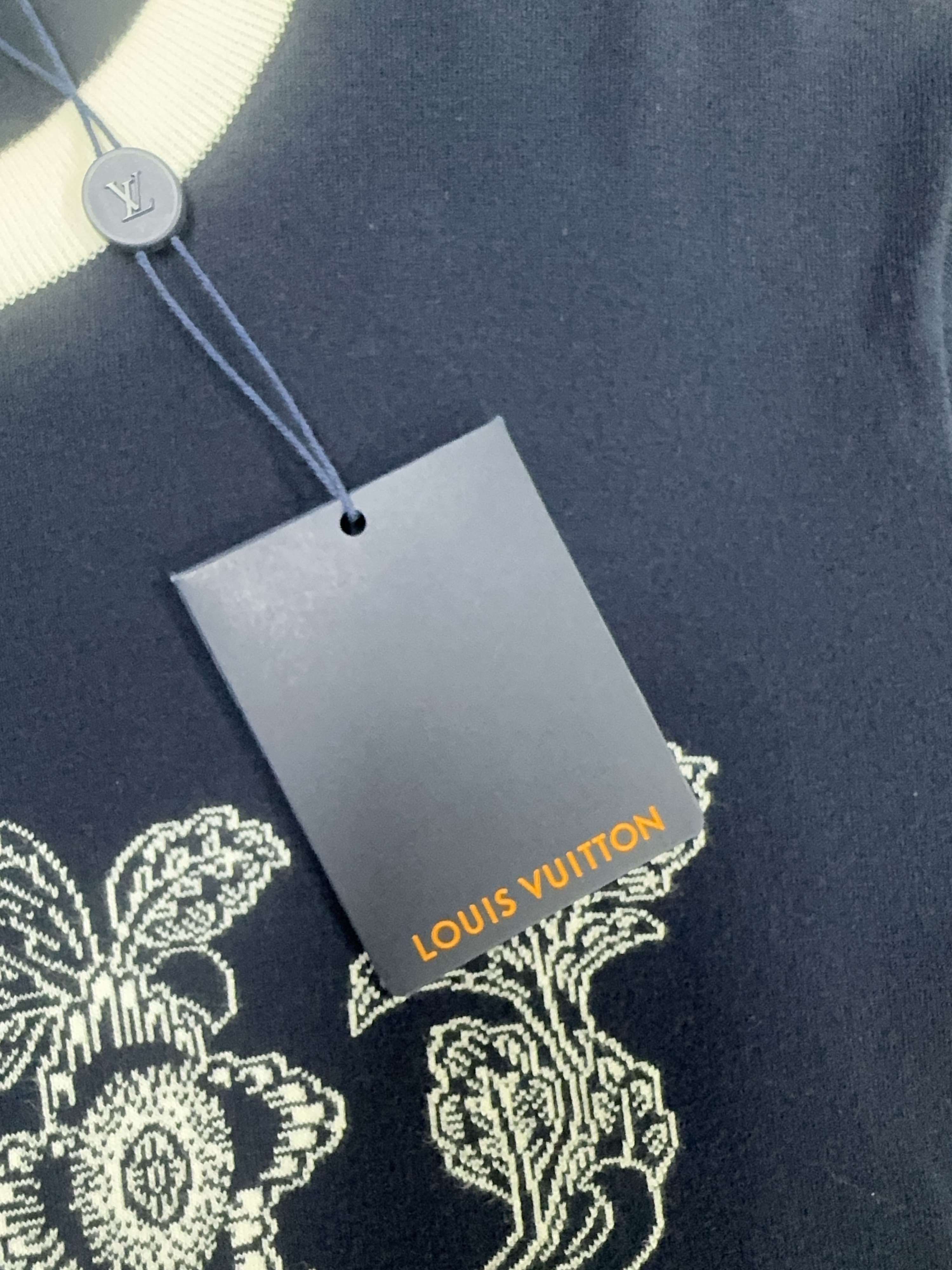 Louis Vuitton Louis Vuitton Floral Embroidered T-Shirt Size M Size US M / EU 48-50 / 2 - 5 Thumbnail