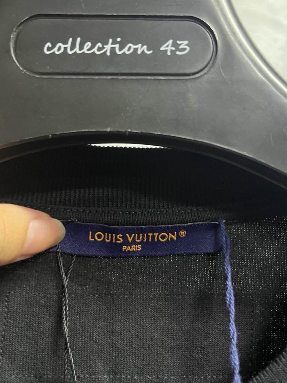 Louis Vuitton Louis Vuitton Pearl Embroidered T-Shirt Size XL Size US XL / EU 56 / 4 - 3 Thumbnail