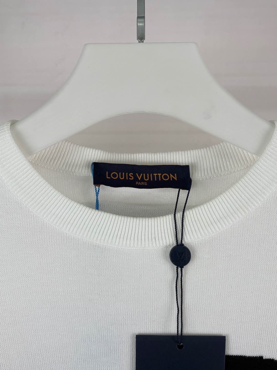 Louis Vuitton Louis Vuitton Geometric Graphic Knit T-Shirt Size S Size US S / EU 44-46 / 1 - 6 Thumbnail