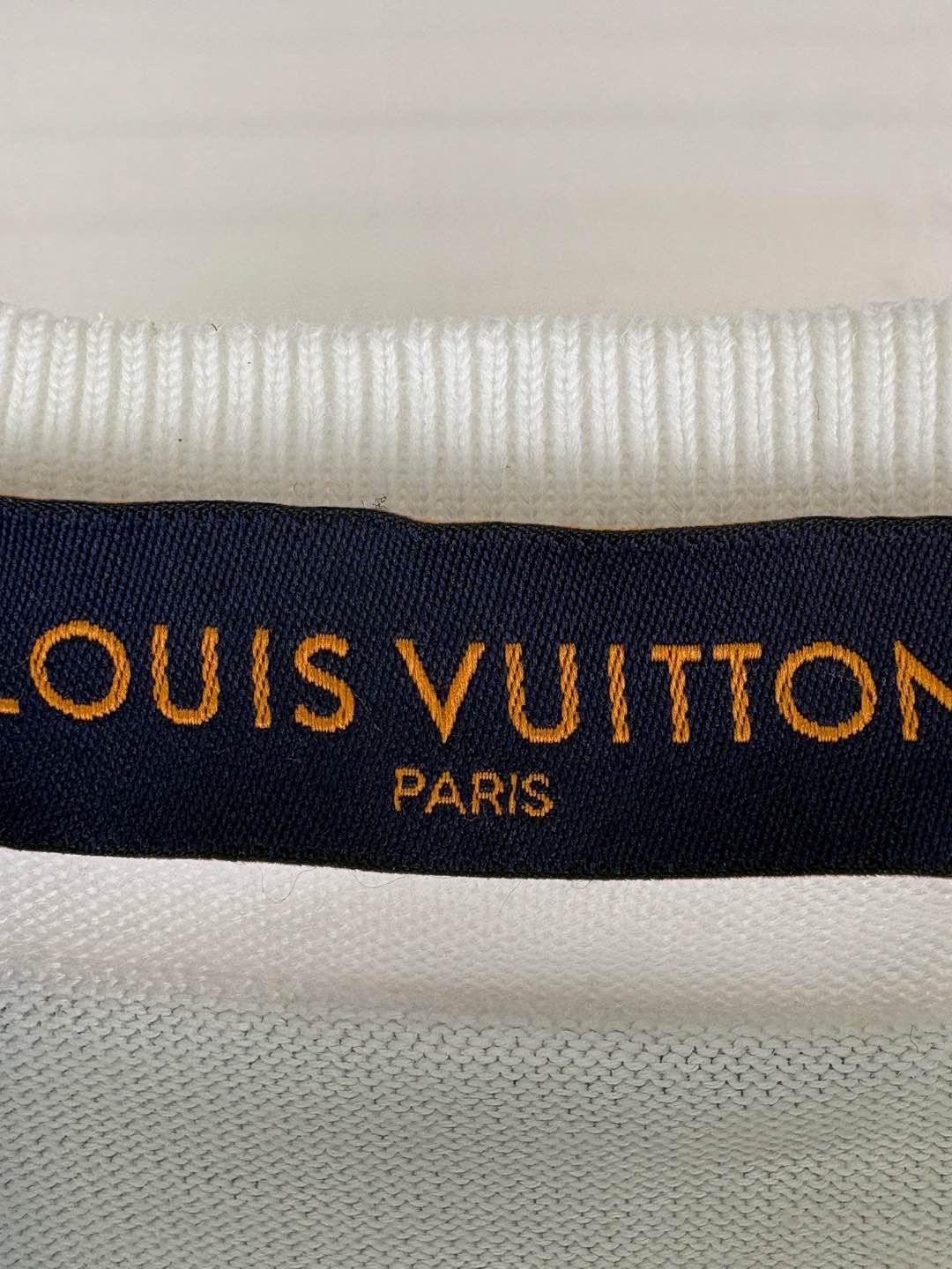 Louis Vuitton Louis Vuitton Geometric Graphic Knit T-Shirt Size S Size US S / EU 44-46 / 1 - 3 Thumbnail