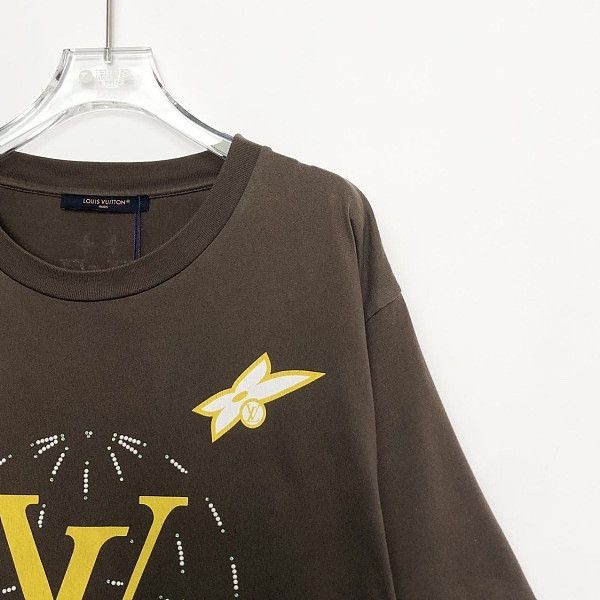 Louis Vuitton Louis Vuitton Logo Print T-Shirt Size XL Size US XL / EU 56 / 4 - 5 Thumbnail