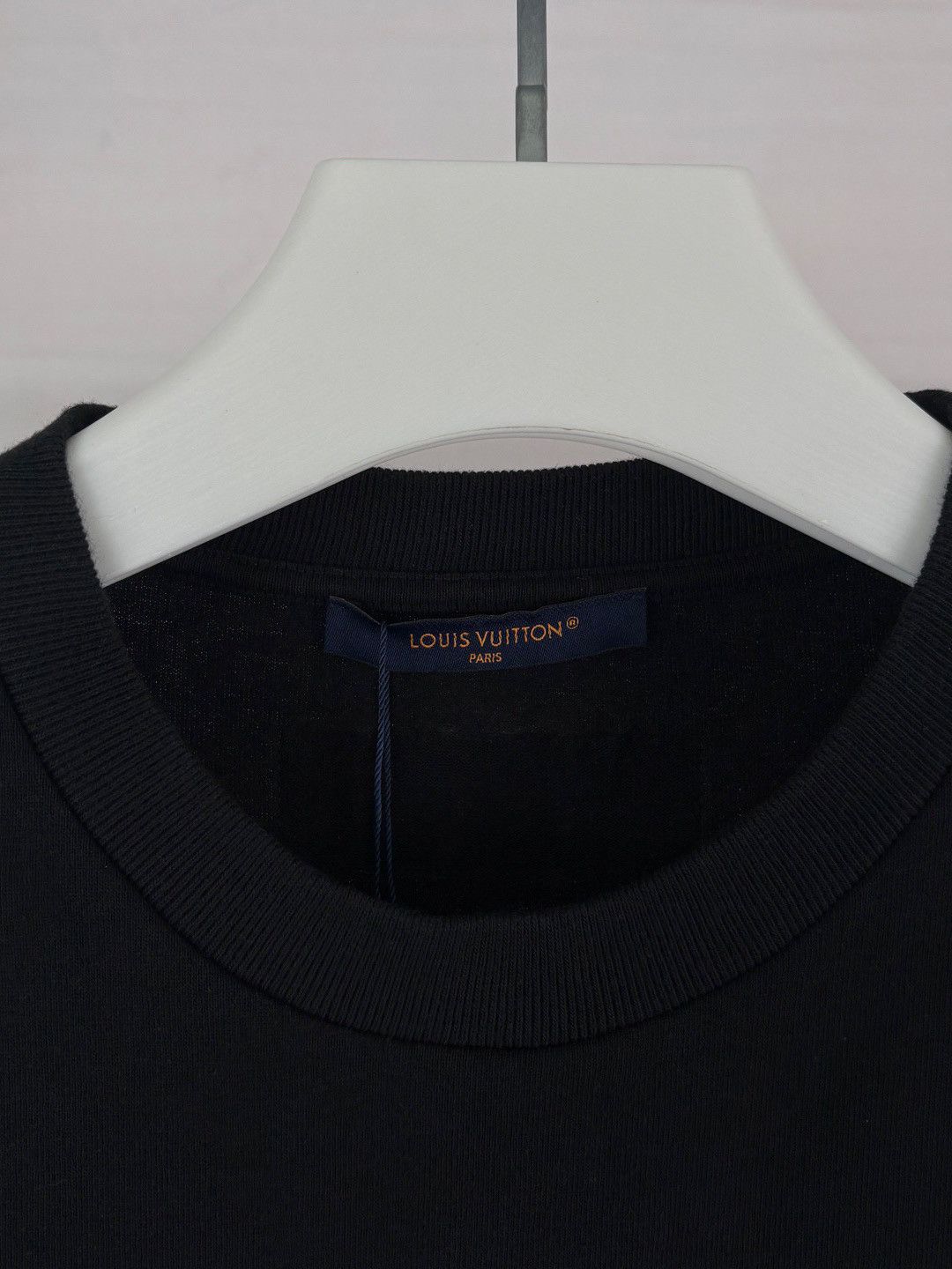 Louis Vuitton Louis Vuitton Beaded Logo T-Shirt Black Size L Size US L / EU 52-54 / 3 - 5 Thumbnail