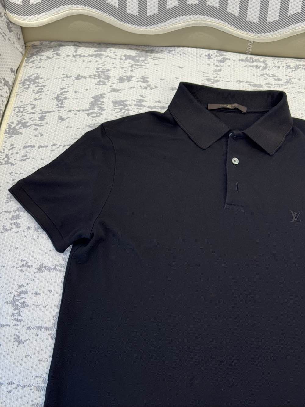 Louis Vuitton Louis Vuitton Black Polo Shirt Size S Size US S / EU 44-46 / 1 - 5 Thumbnail