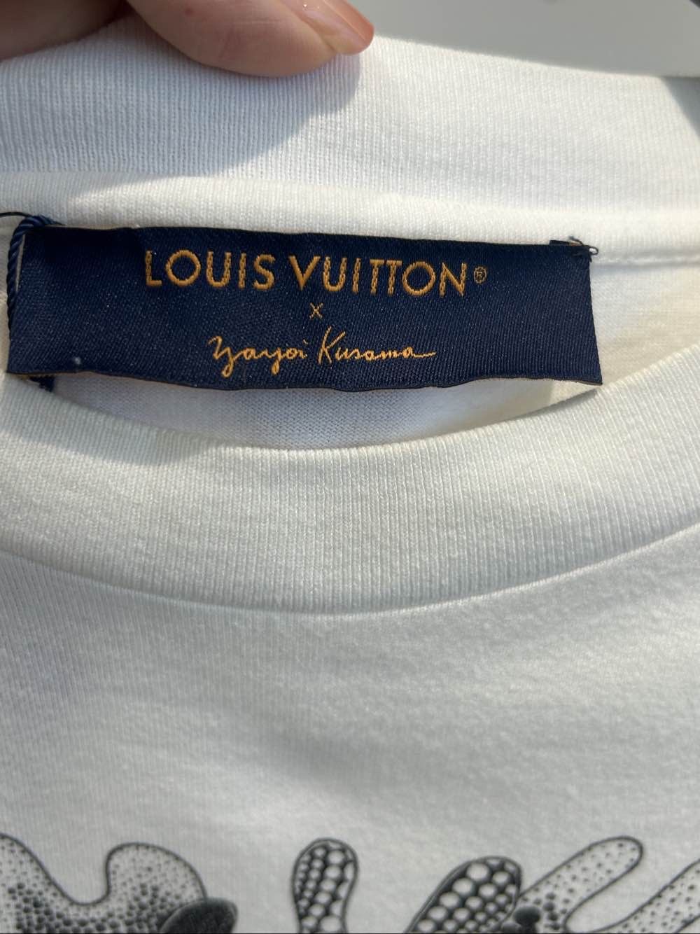 Louis Vuitton Louis Vuitton x Yayoi Kusama Graphic T-Shirt XL Size US XL / EU 56 / 4 - 3 Thumbnail