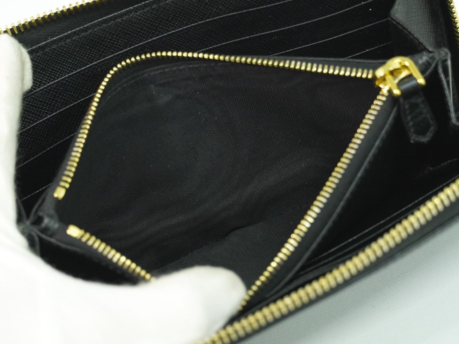 Prada Prada Zip Around Tab Wallet Saffiano Leather Size ONE SIZE - 11 Thumbnail