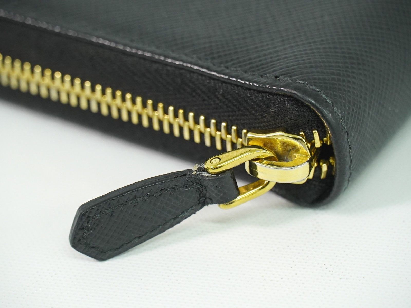 Prada Prada Zip Around Tab Wallet Saffiano Leather Size ONE SIZE - 9 Thumbnail
