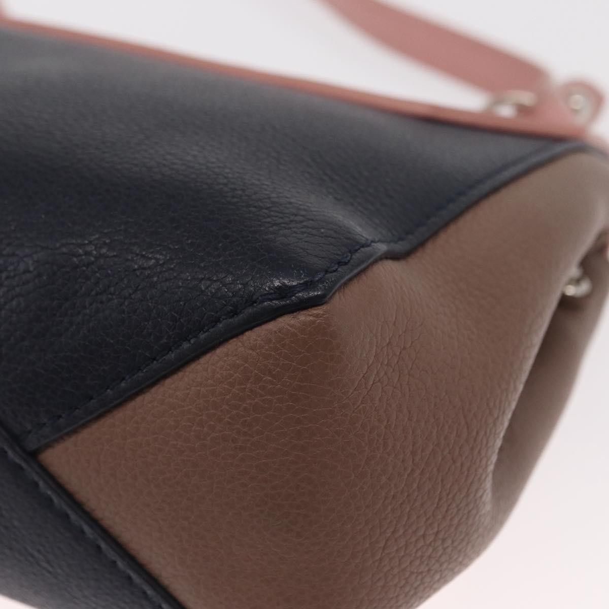 Louis Vuitton Louis Vuitton Lockme II Leather Size ONE SIZE - 12 Thumbnail