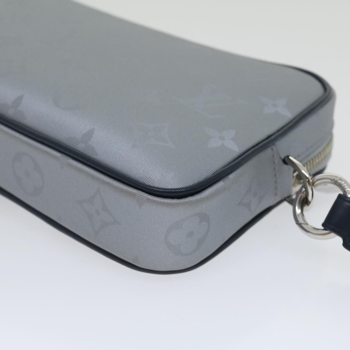 Louis Vuitton Louis Vuitton Alpha Clutch Size ONE SIZE - 10 Thumbnail