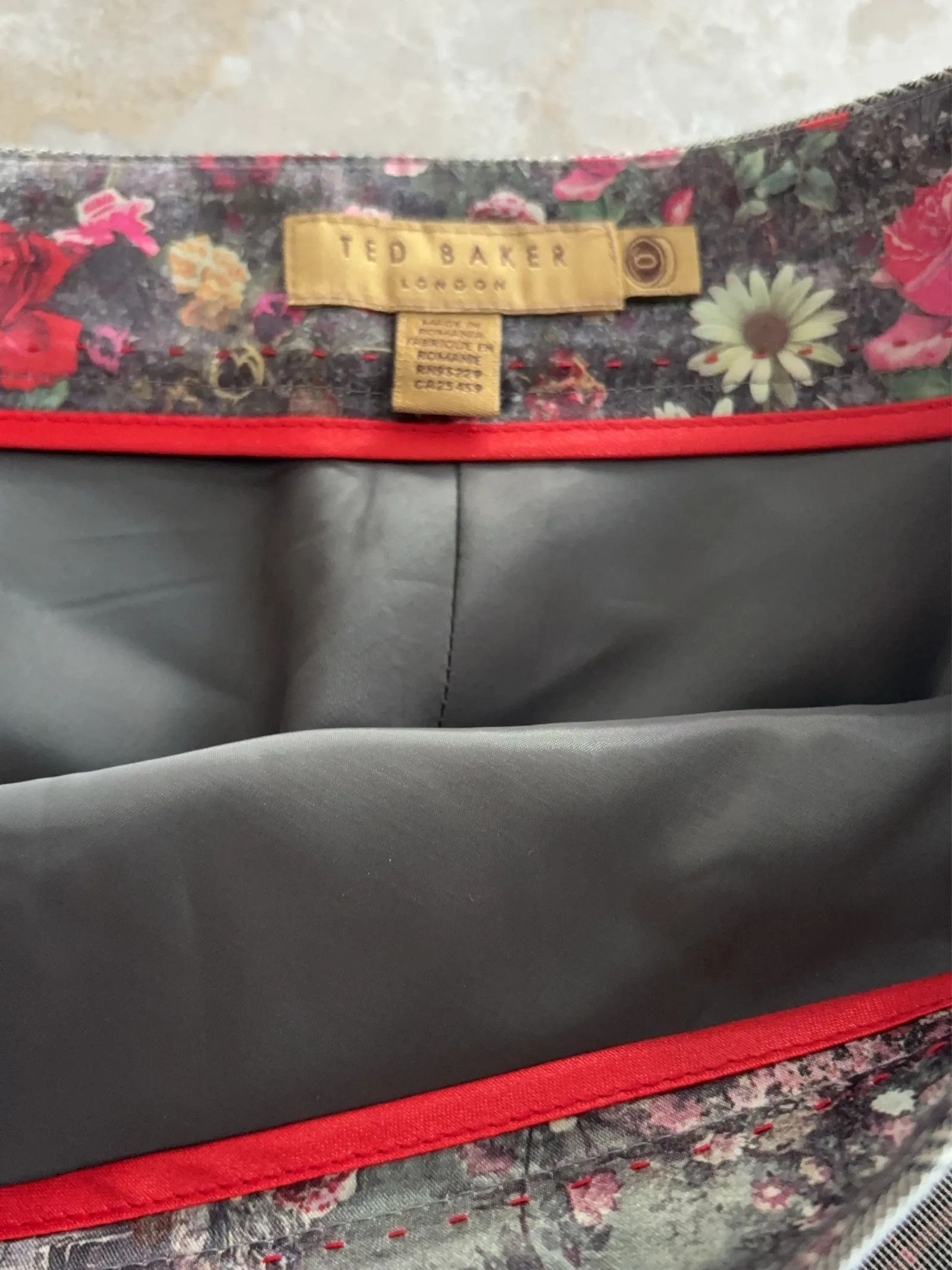 Ted Baker Ted Baker Skirt Size 25" / US 0 / IT 36 - 2 Thumbnail