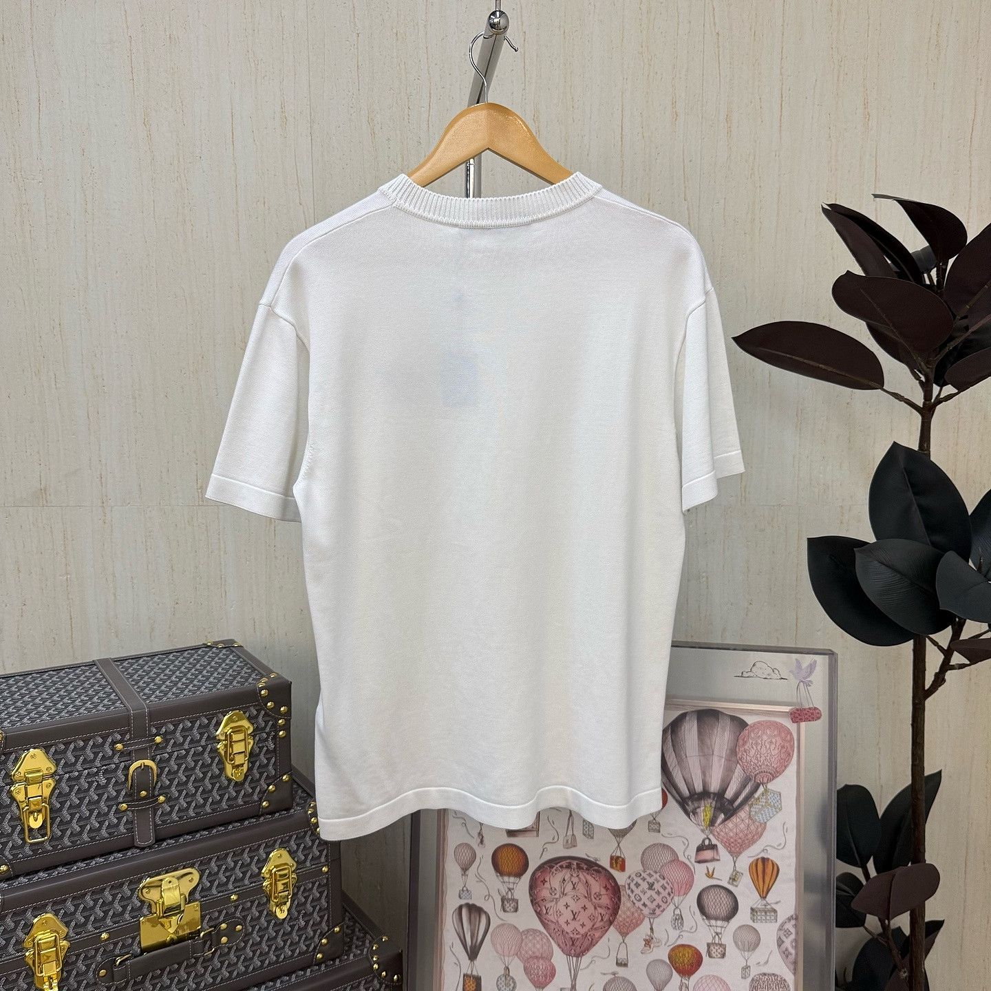 Louis Vuitton Louis Vuitton Logo Patch Short Sleeve T-Shirt Size XL Size US XL / EU 56 / 4 - 2 Thumbnail