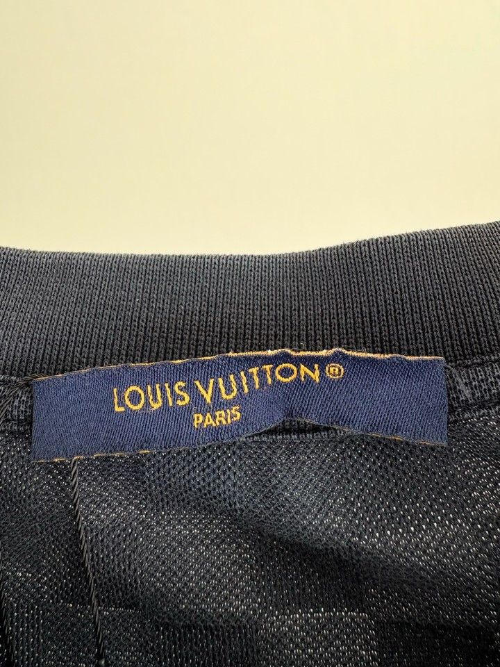 Louis Vuitton Louis Vuitton Damier Texture T-Shirt Size L Size US L / EU 52-54 / 3 - 3 Thumbnail