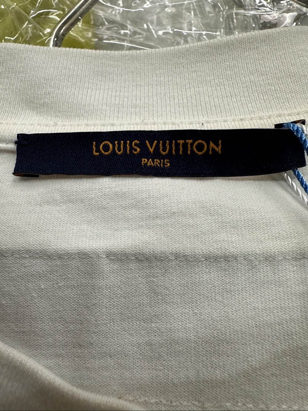 Louis Vuitton Louis Vuitton Handle With Care Graphic T-Shirt Size XXL Size US XXL / EU 58 / 5 - 3 Thumbnail