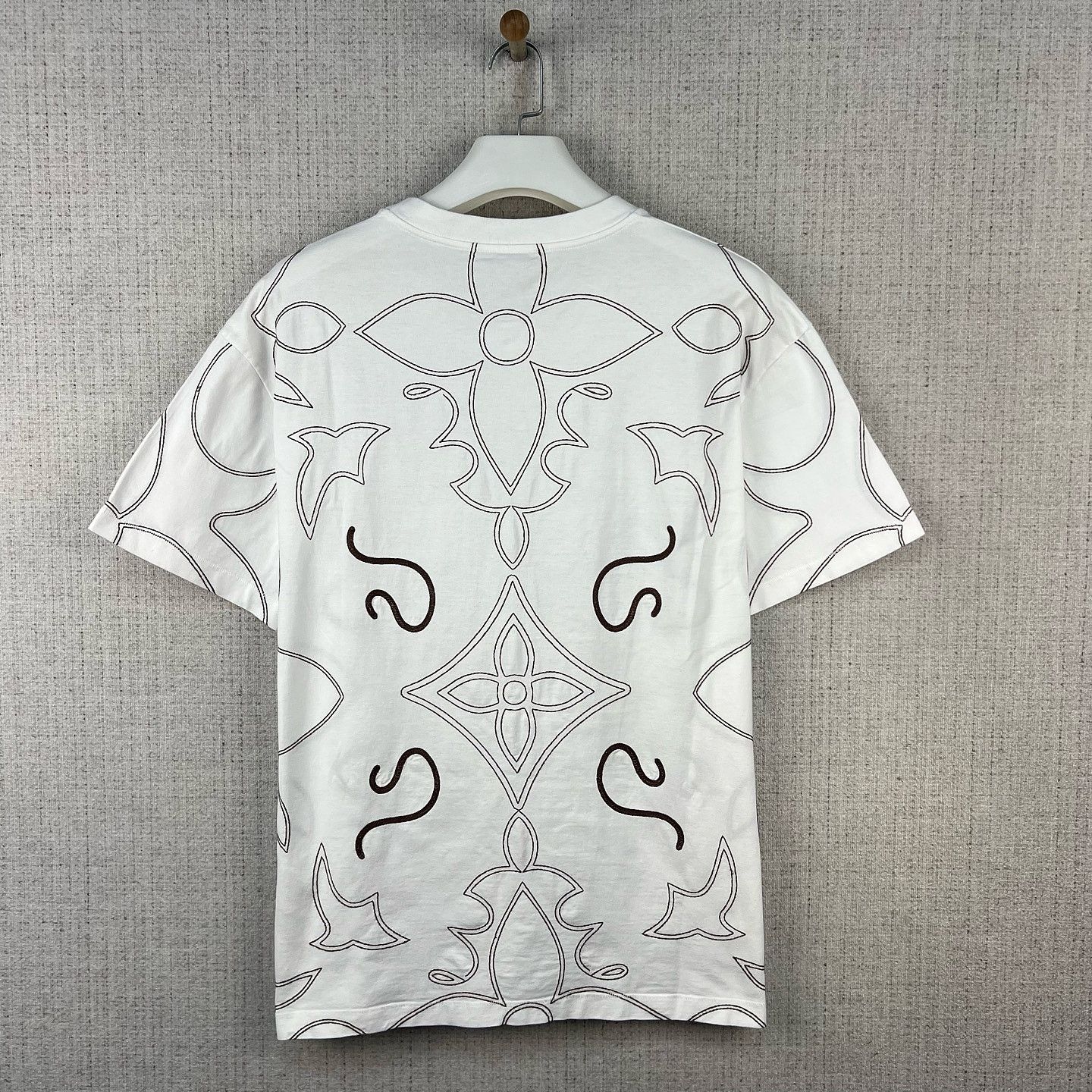 Louis Vuitton Louis Vuitton Embroidered Logo T-Shirt Size XXL Size US XXL / EU 58 / 5 - 2 Thumbnail