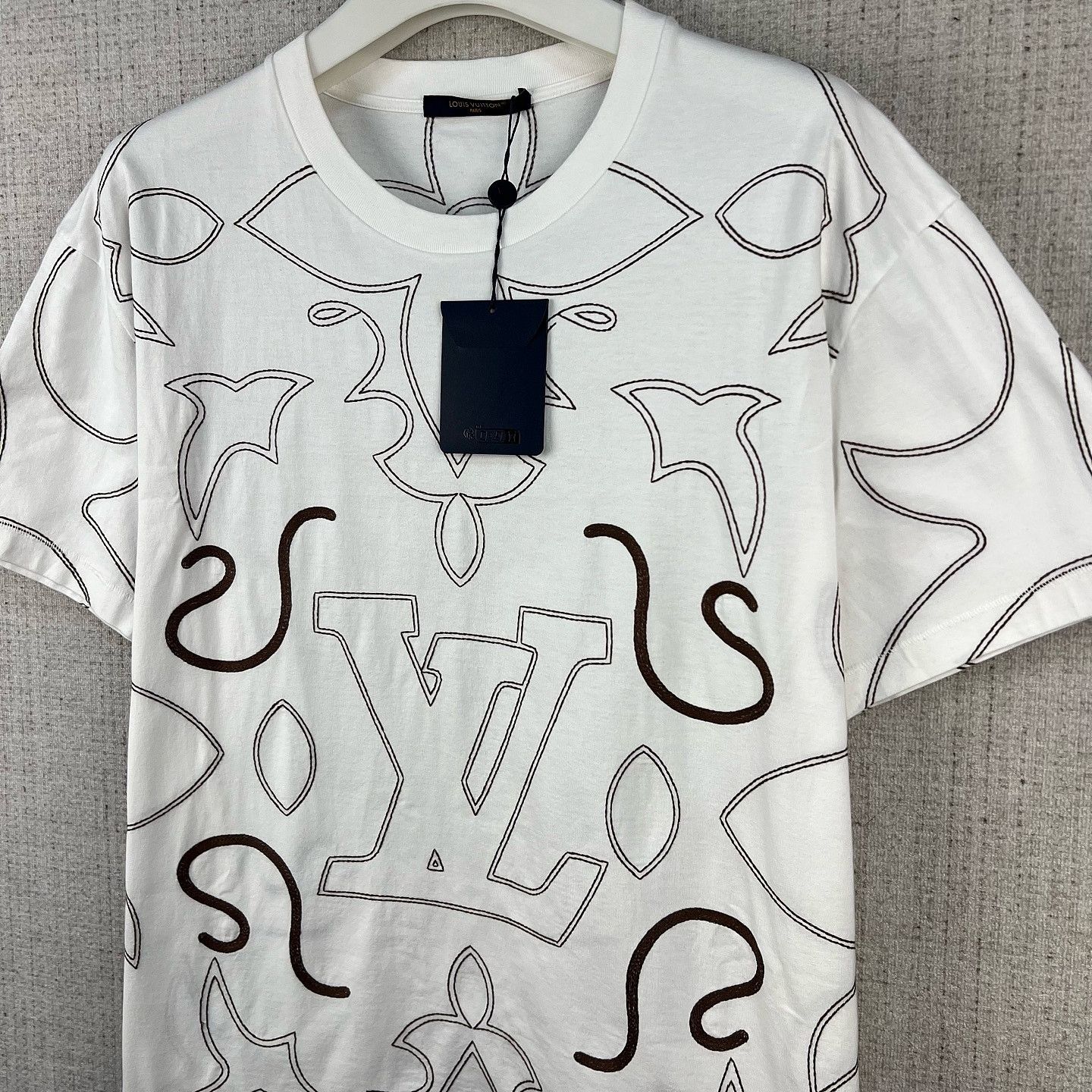 Louis Vuitton Louis Vuitton Embroidered Logo T-Shirt Size XXL Size US XXL / EU 58 / 5 - 6 Thumbnail