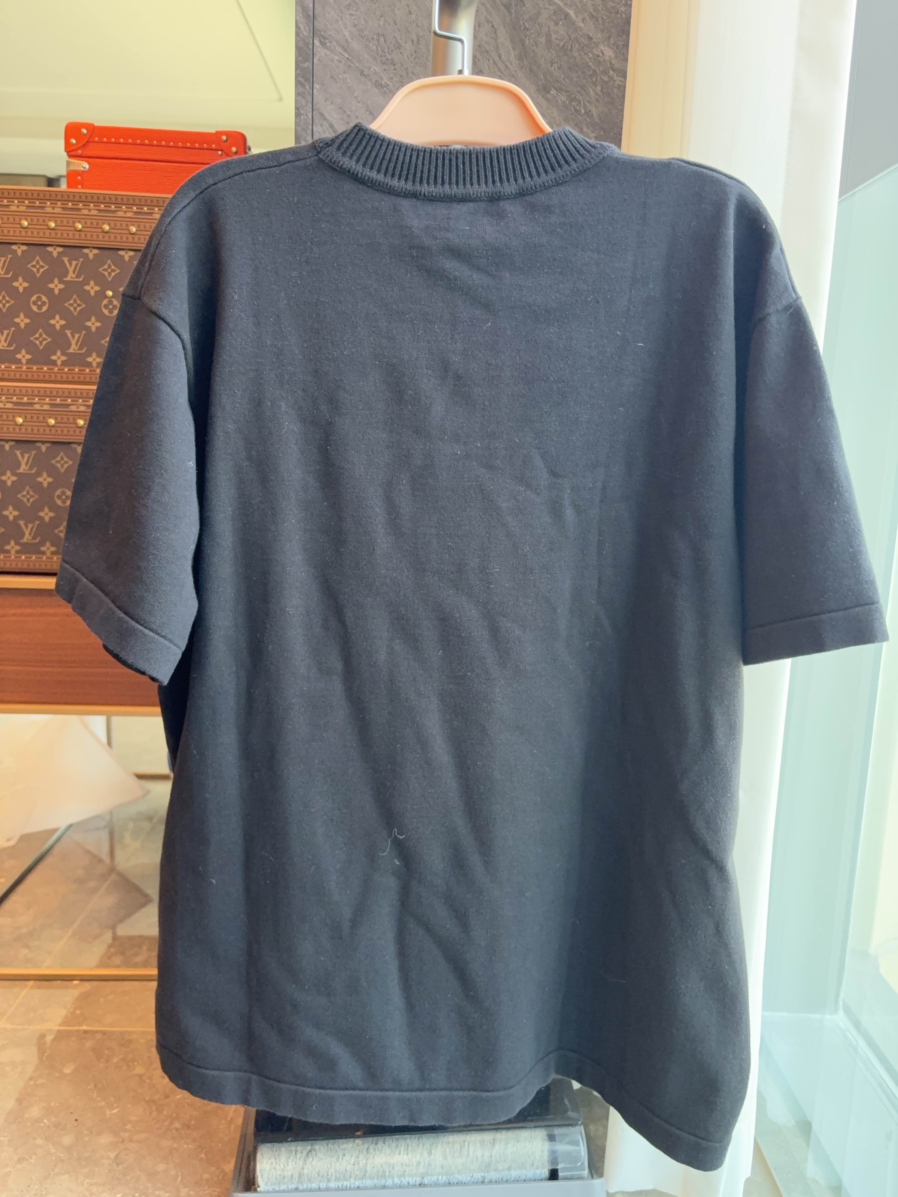 Louis Vuitton Louis Vuitton Logo T-Shirt Size L Size US L / EU 52-54 / 3 - 2 Thumbnail