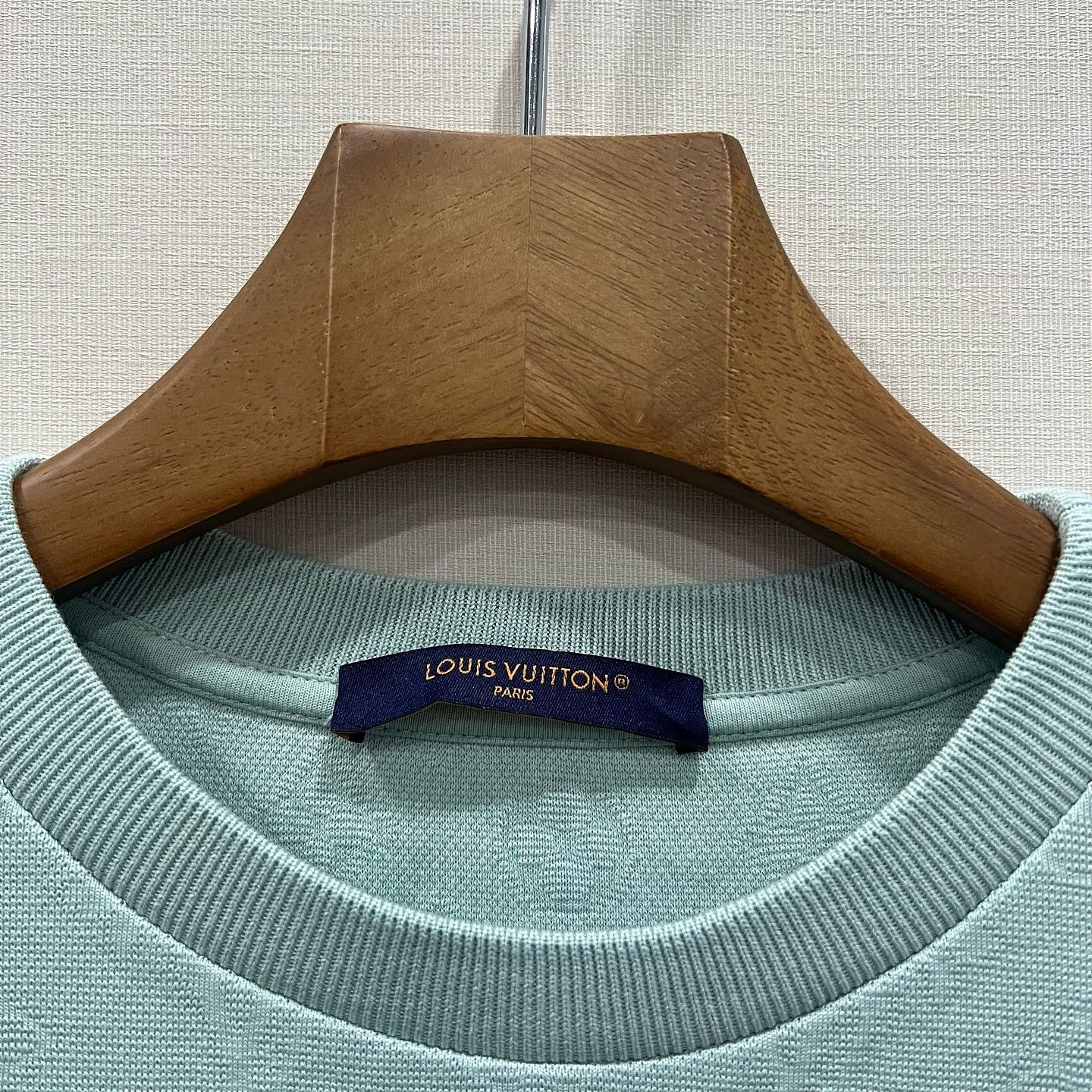 Louis Vuitton Louis Vuitton Monogram Embossed Pocket T-Shirt Size S Size US S / EU 44-46 / 1 - 3 Thumbnail