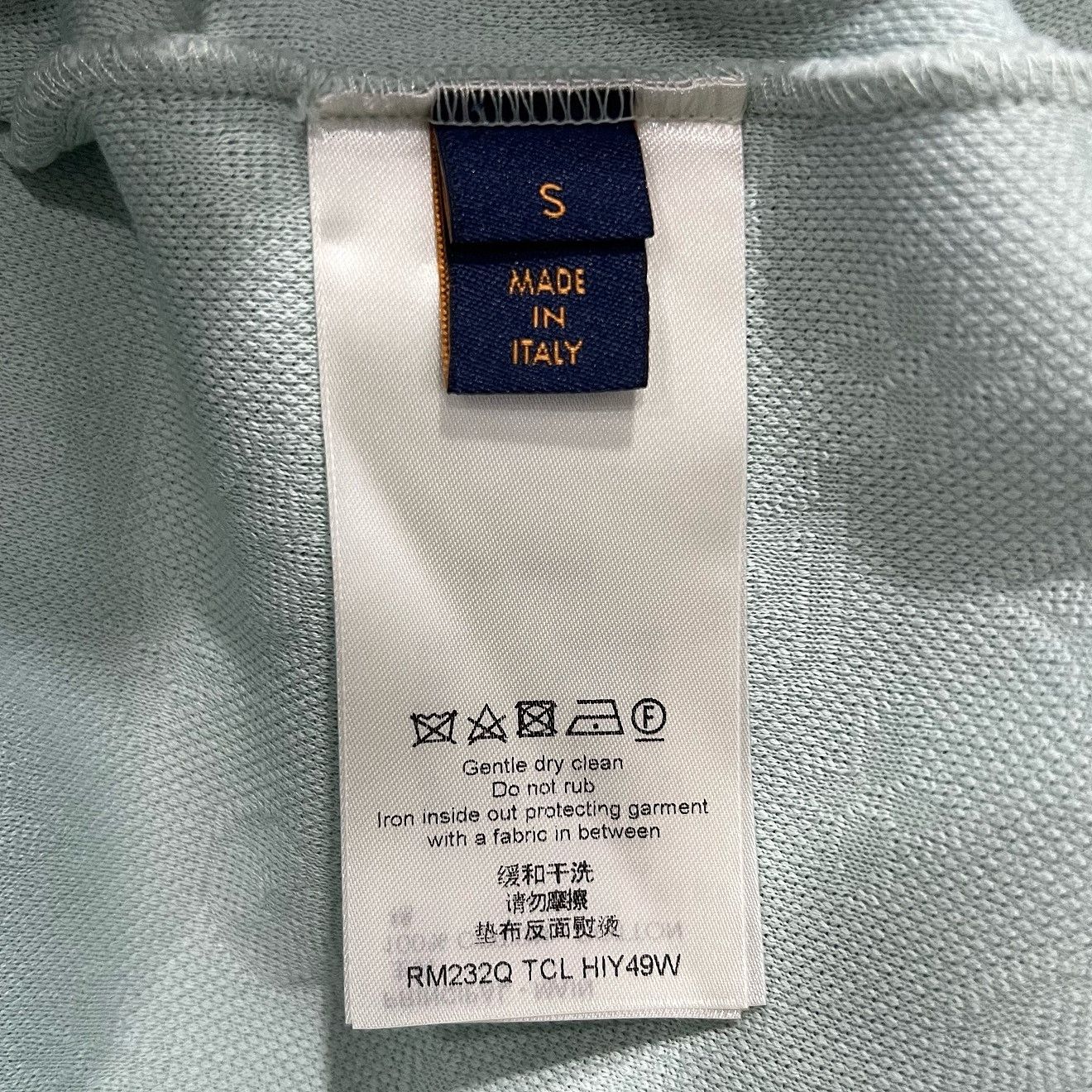 Louis Vuitton Louis Vuitton Monogram Embossed Pocket T-Shirt Size S Size US S / EU 44-46 / 1 - 4 Thumbnail