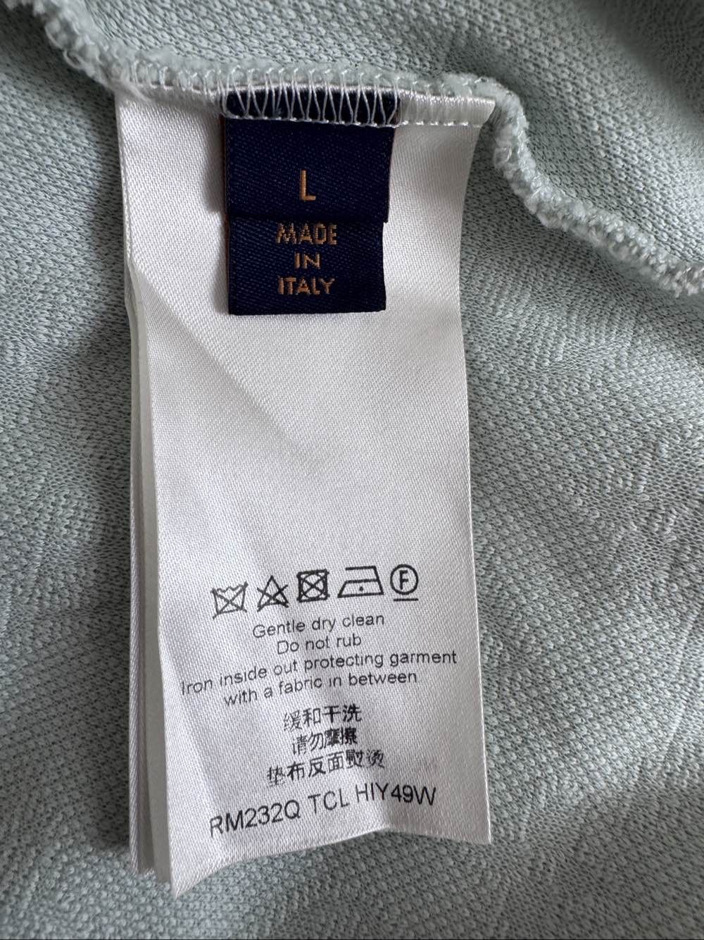 Louis Vuitton Louis Vuitton Monogram Pocket T-Shirt Size L Size US L / EU 52-54 / 3 - 4 Thumbnail