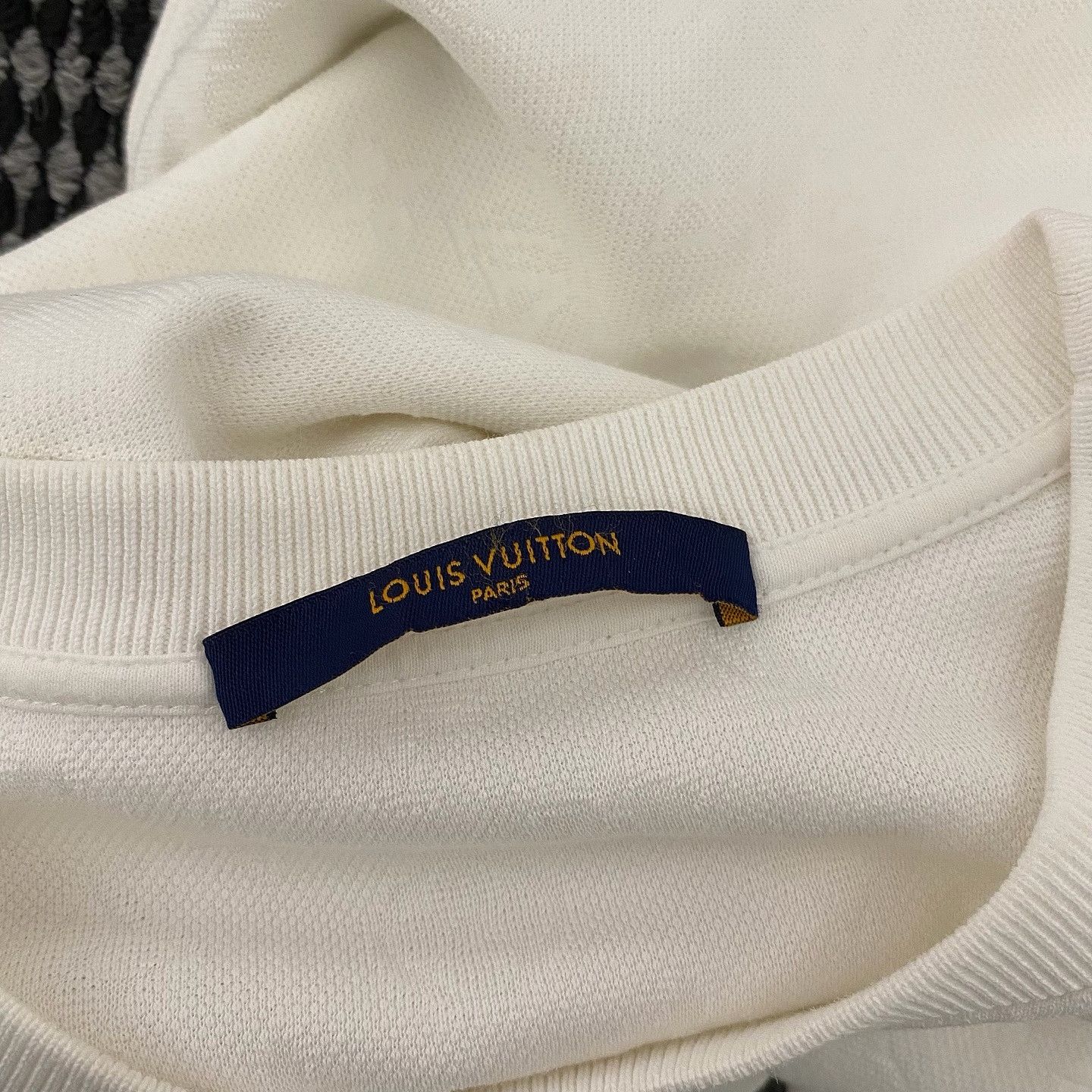 Louis Vuitton Louis Vuitton Monogram Pocket T-Shirt Size M Size US M / EU 48-50 / 2 - 3 Thumbnail