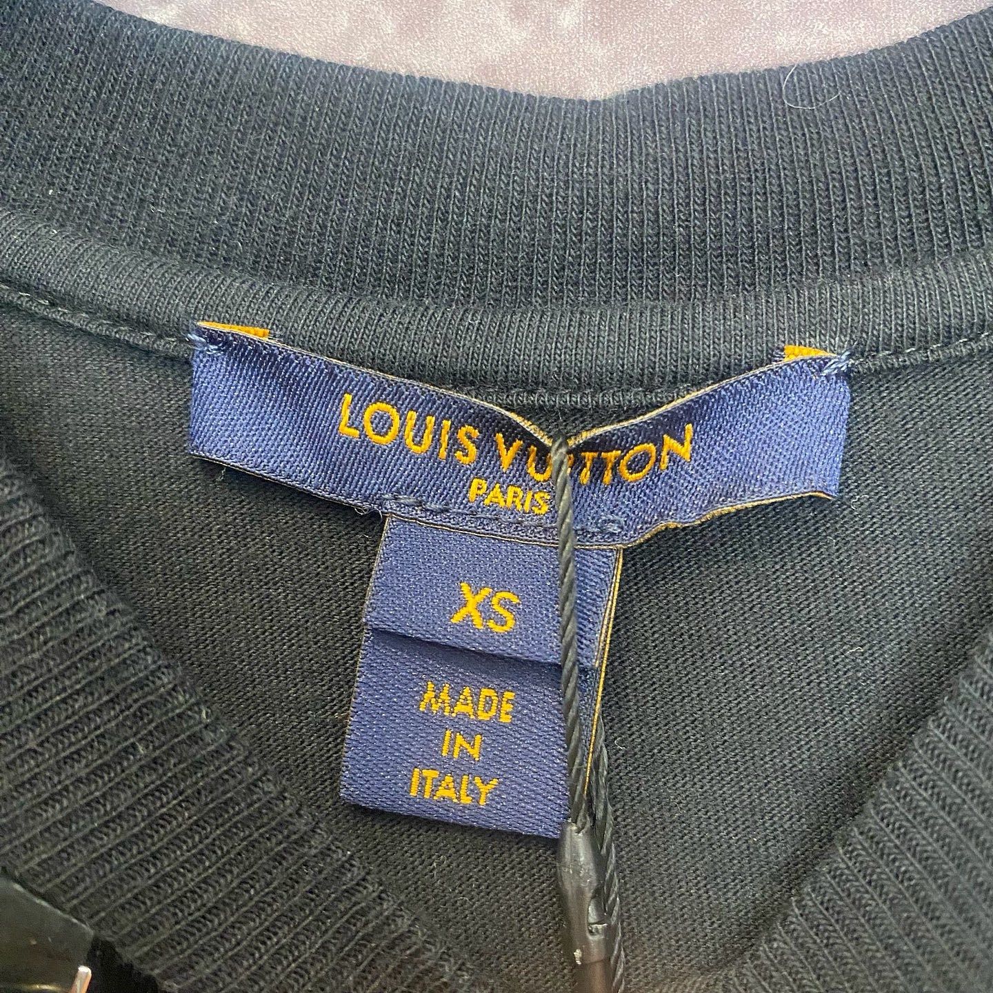 Louis Vuitton Louis Vuitton Chain Logo T-Shirt Size XS Size XS / US 0-2 / IT 36-38 - 3 Thumbnail