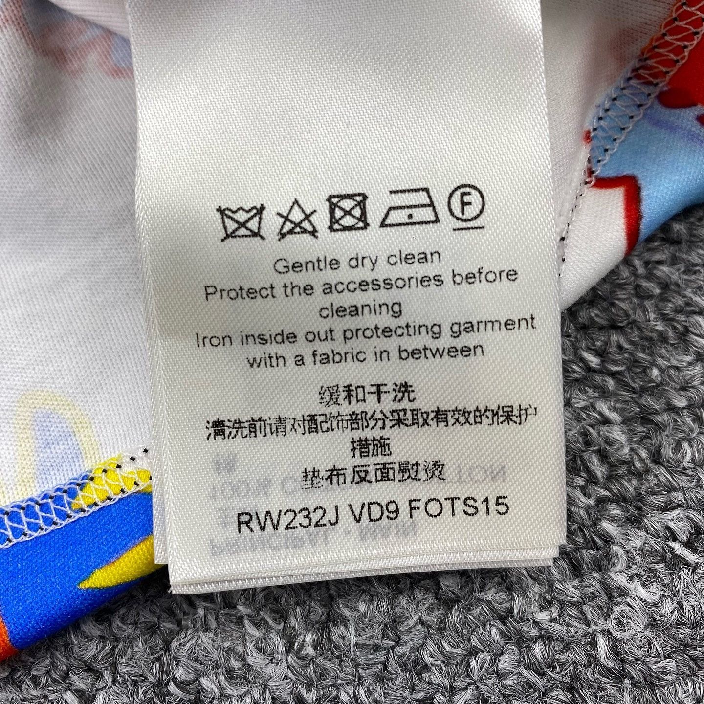 Louis Vuitton Louis Vuitton x Yayoi Kusama Face Print T-Shirt Size S Size S / US 4 / IT 40 - 4 Thumbnail