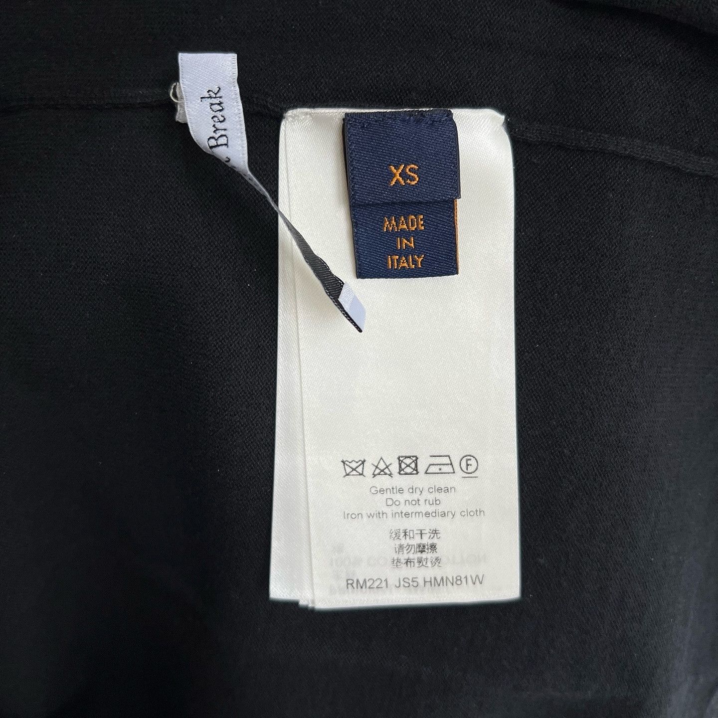 Louis Vuitton Louis Vuitton Oval Logo T-Shirt Size XS Size US XS / EU 42 / 0 - 4 Thumbnail
