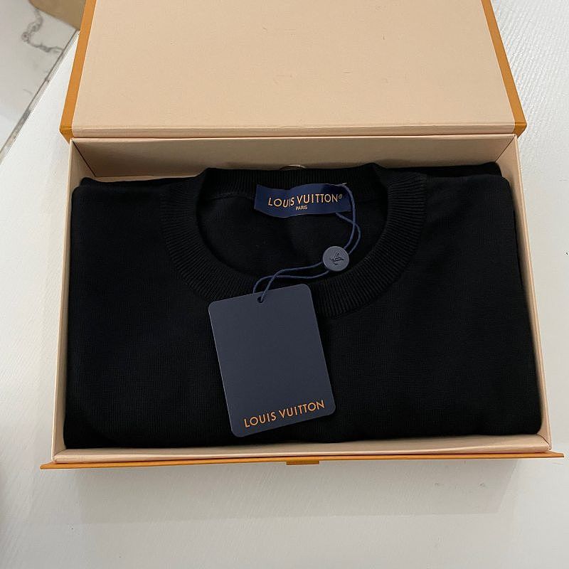 Louis Vuitton Louis Vuitton Monogram Pocket T-Shirt Size M Size US M / EU 48-50 / 2 - 7 Thumbnail
