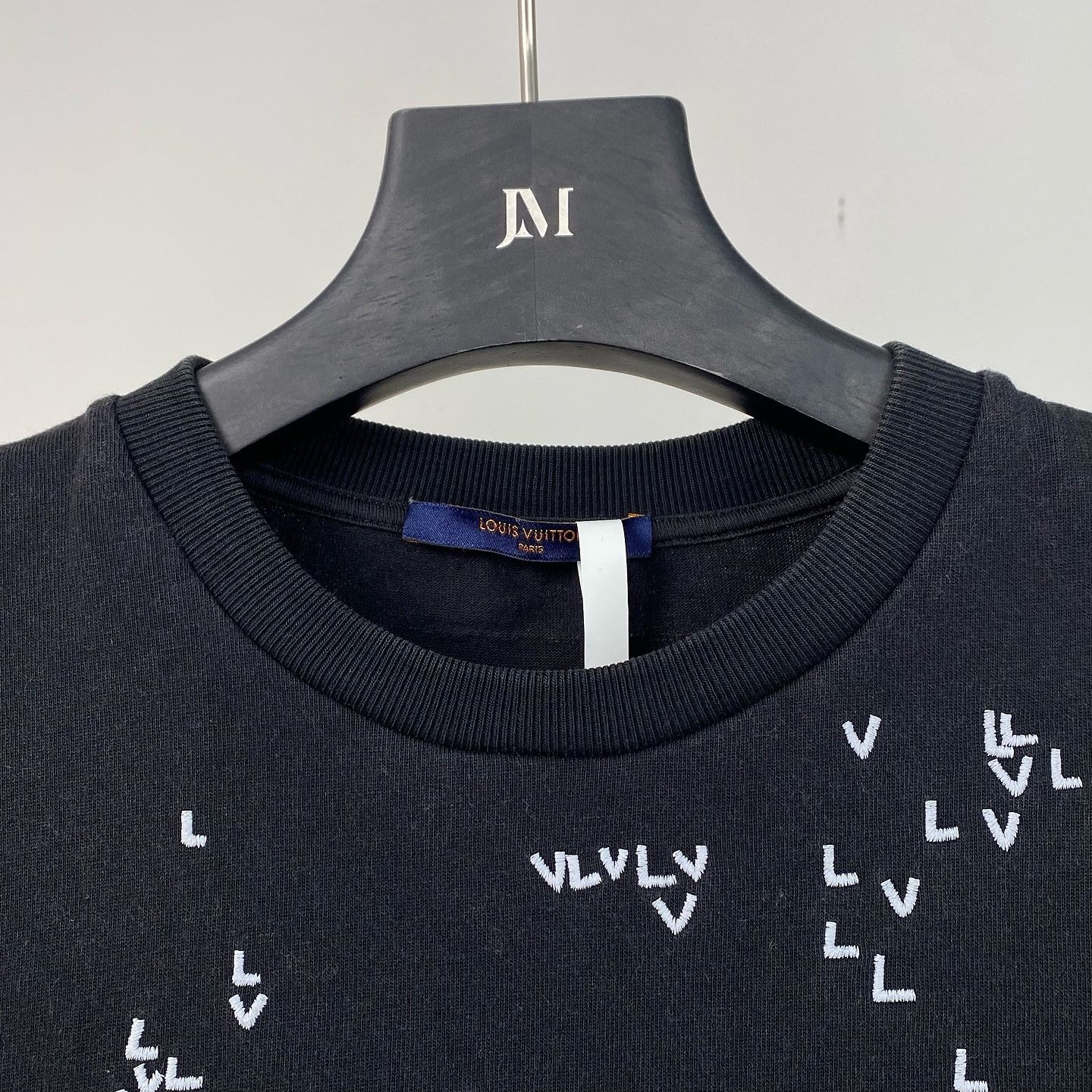 Louis Vuitton Louis Vuitton Spread Logo Embroidered T-Shirt Size L Size US L / EU 52-54 / 3 - 3 Thumbnail
