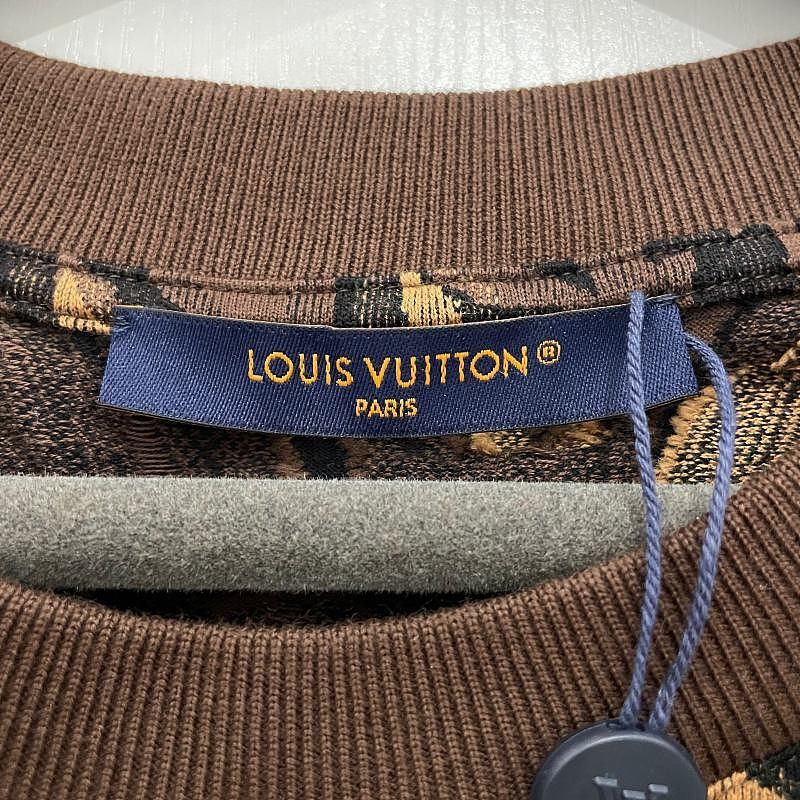 Louis Vuitton Louis Vuitton Monogram Graphic Short Sleeve T-Shirt Size XL Size US XL / EU 56 / 4 - 3 Thumbnail