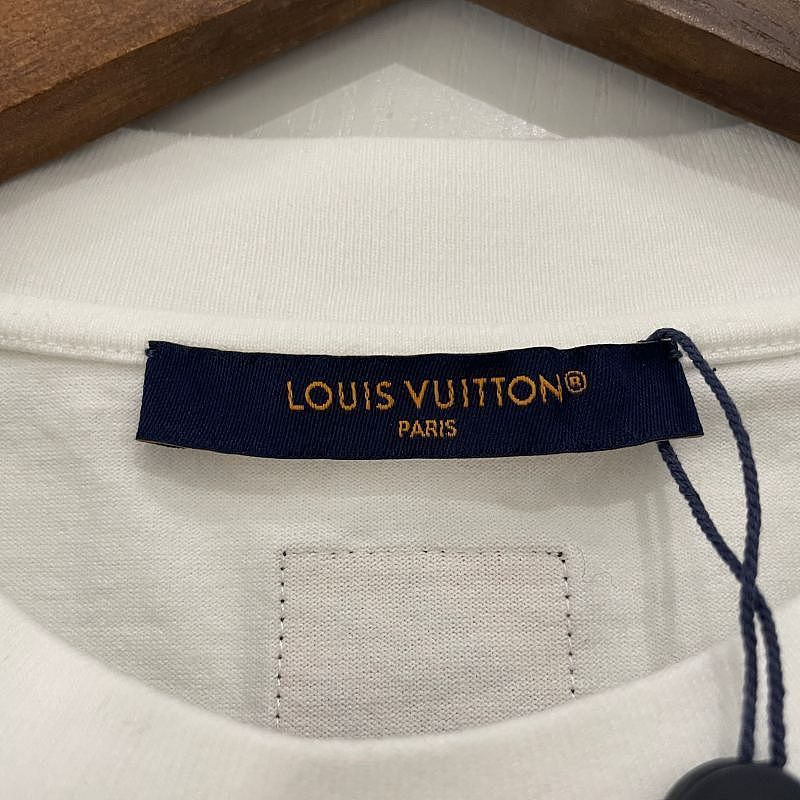 Louis Vuitton Louis Vuitton Script Logo T-Shirt Size M Size US M / EU 48-50 / 2 - 3 Thumbnail