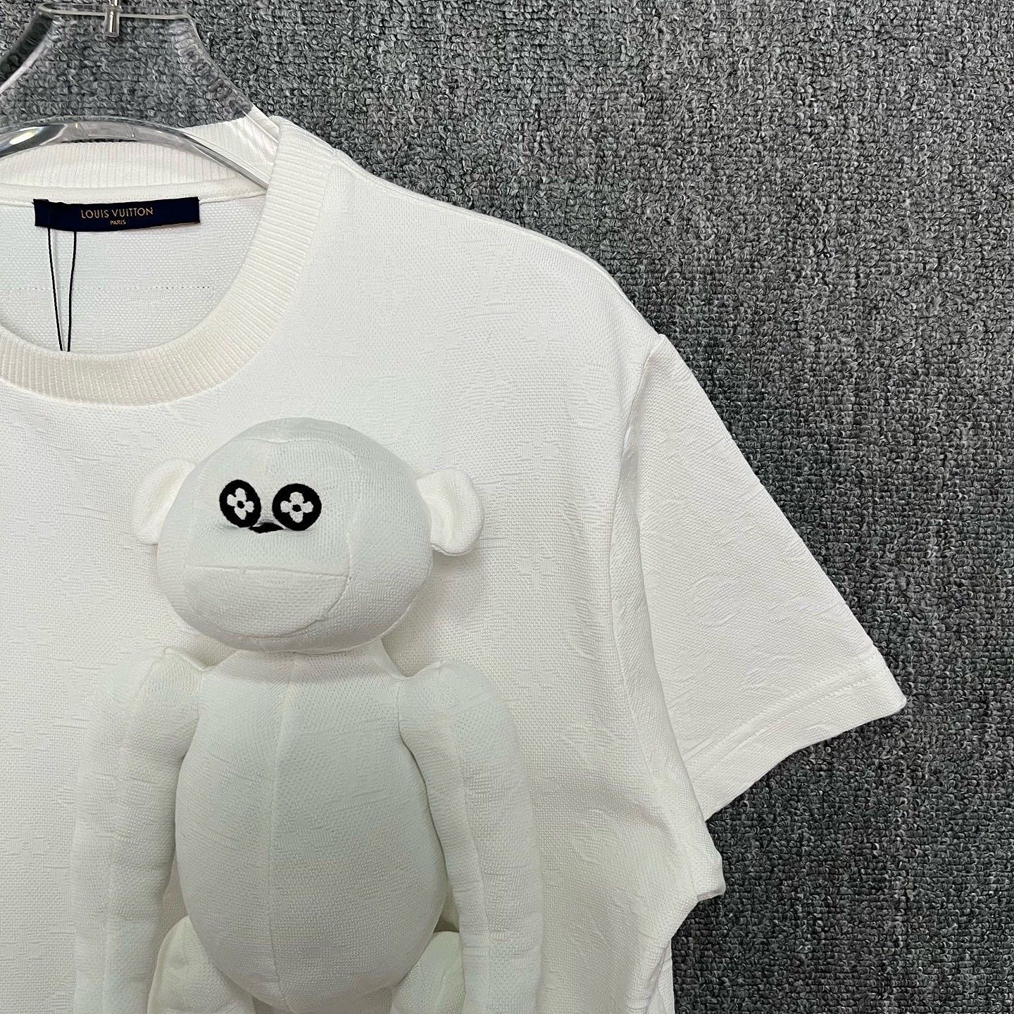 Louis Vuitton Louis Vuitton Monkey Plush Short Sleeve T-Shirt Size S Size US S / EU 44-46 / 1 - 6 Thumbnail
