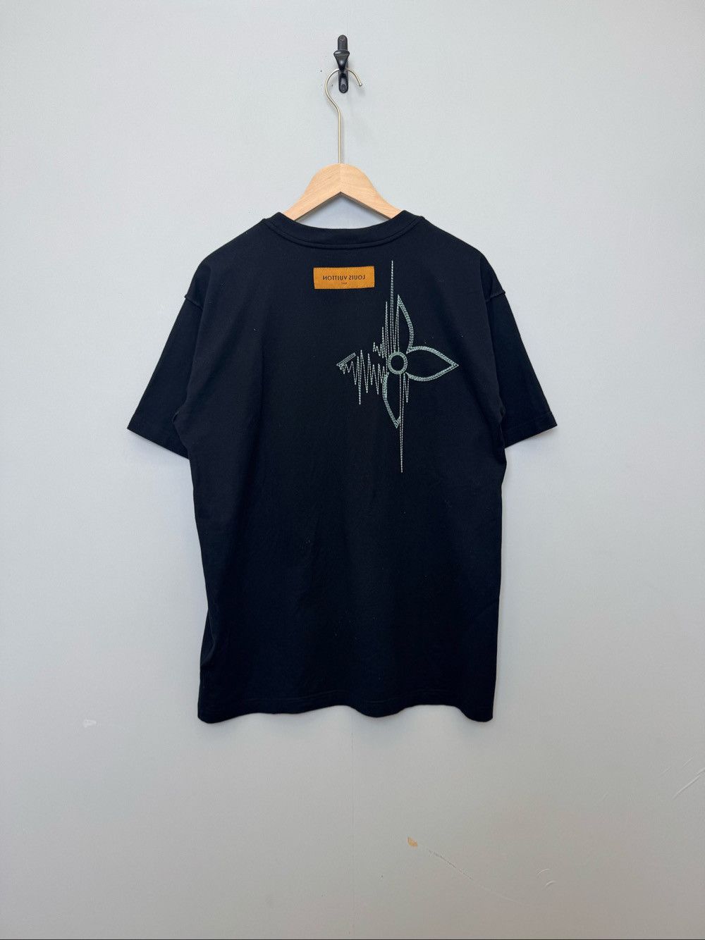Louis Vuitton Louis Vuitton Geometric Print T-Shirt Size L Size US L / EU 52-54 / 3 - 2 Thumbnail