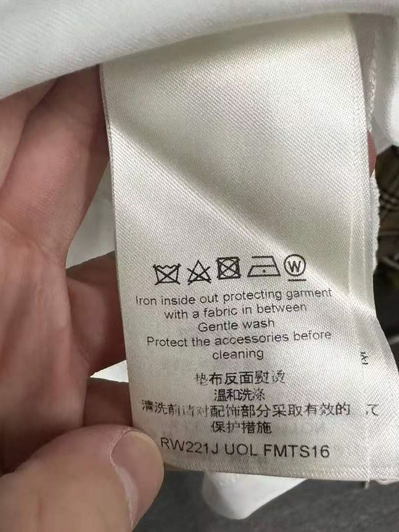 Louis Vuitton Louis Vuitton Monogram Pocket T-Shirt Size XS Size XS / US 0-2 / IT 36-38 - 4 Thumbnail