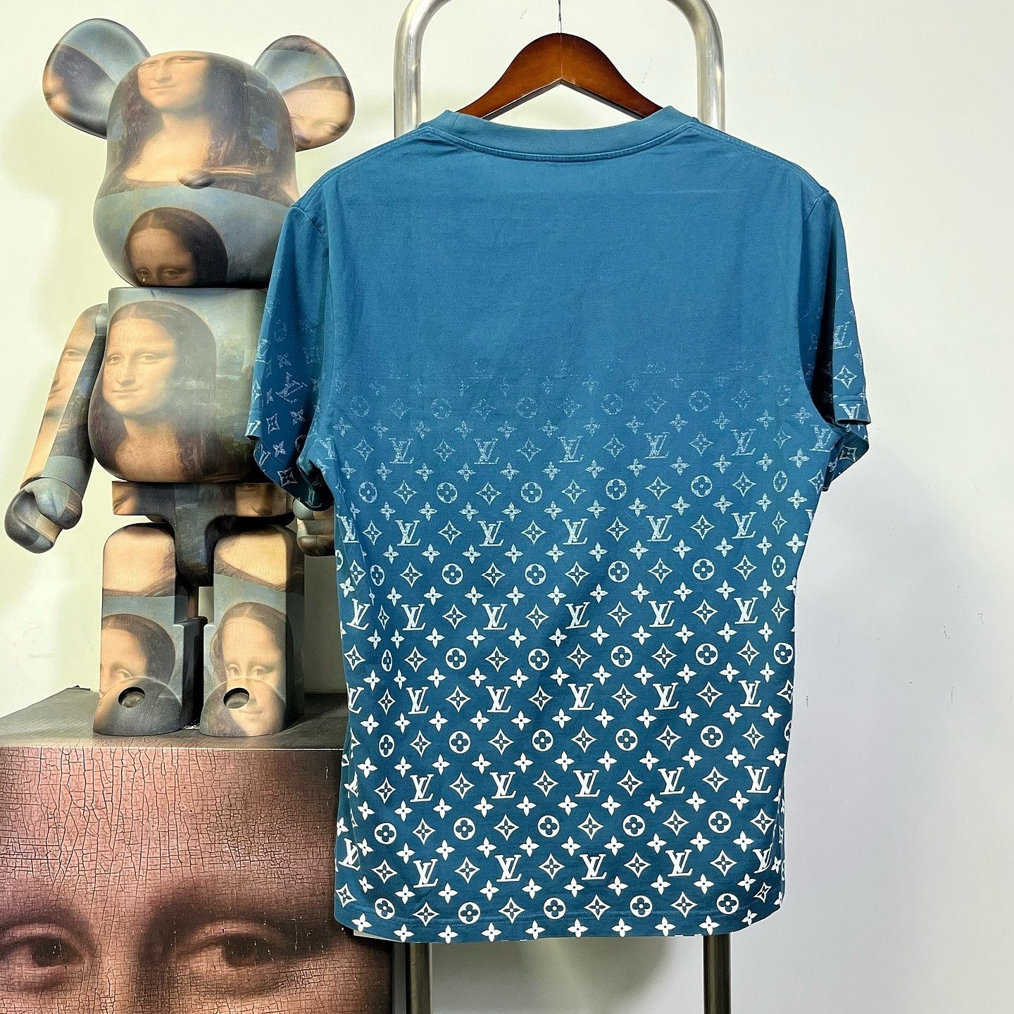 Louis Vuitton Louis Vuitton Monogram Gradient T-Shirt Size L Size US L / EU 52-54 / 3 - 2 Thumbnail