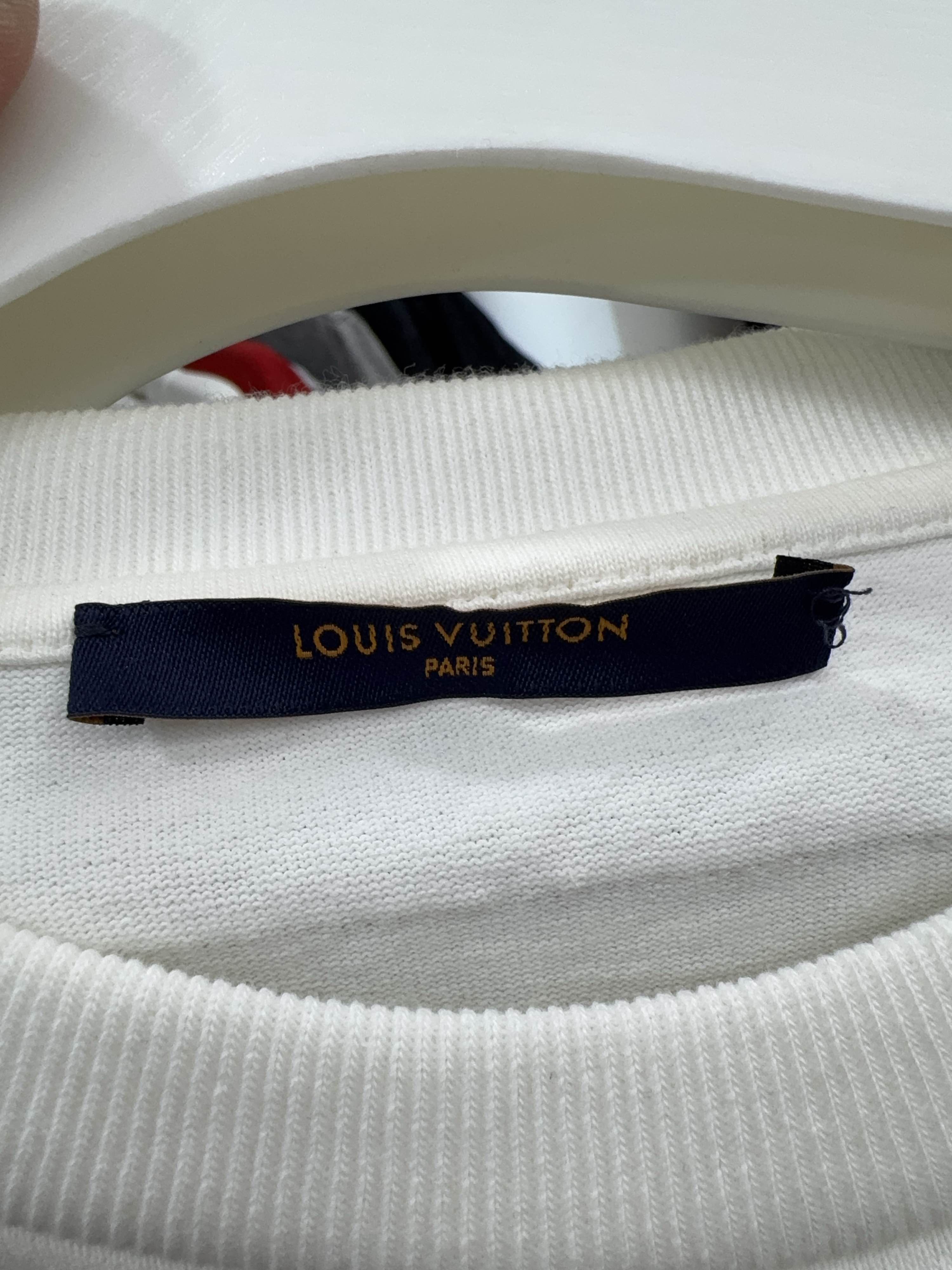 Louis Vuitton Louis Vuitton Graffiti Embroidered T-Shirt Size L Size US L / EU 52-54 / 3 - 3 Thumbnail
