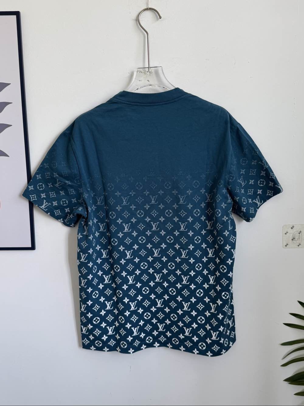 Louis Vuitton Louis Vuitton Monogram Gradient T-Shirt Size M Size US M / EU 48-50 / 2 - 2 Thumbnail