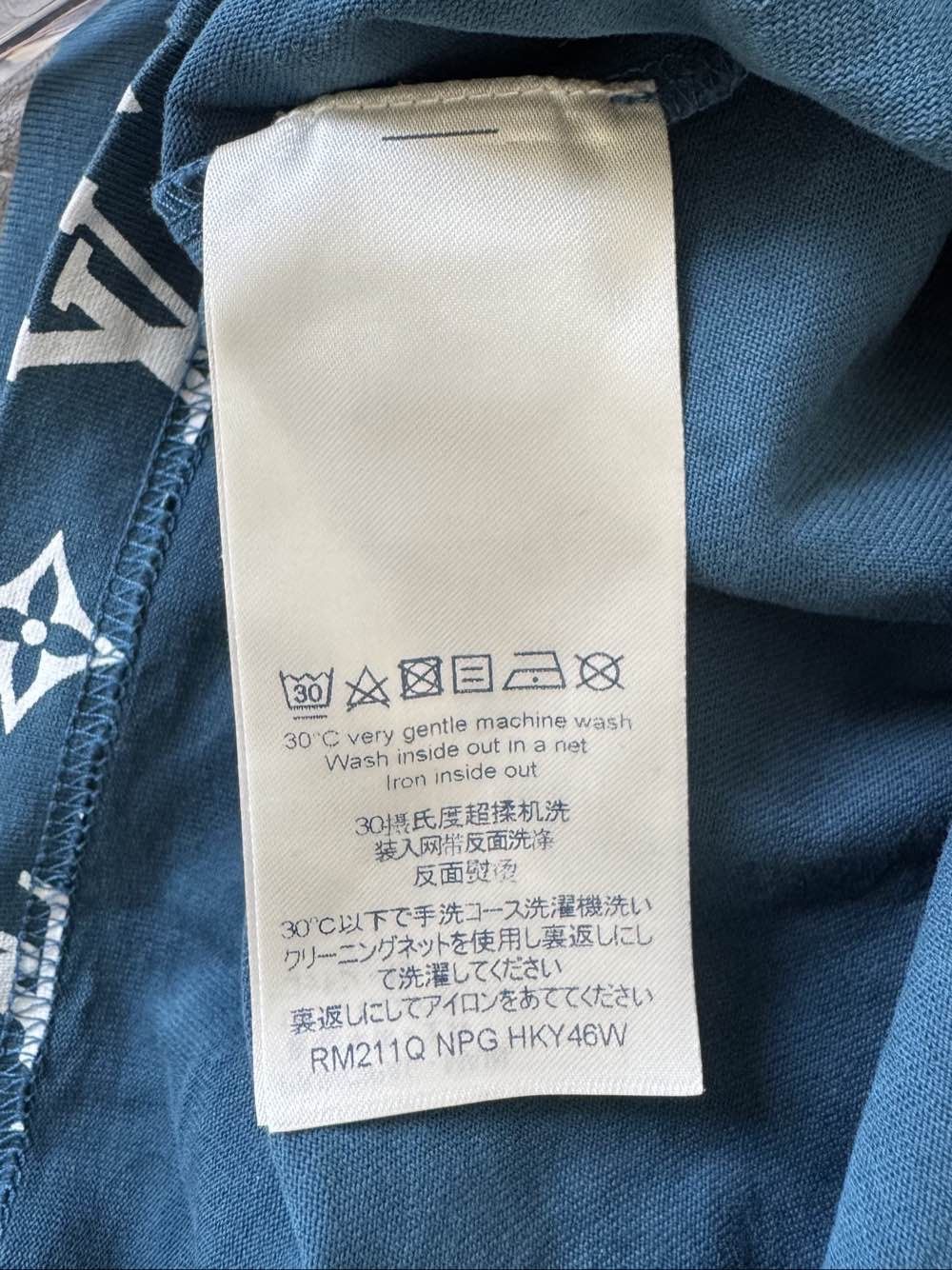 Louis Vuitton Louis Vuitton Monogram Gradient T-Shirt Size M Size US M / EU 48-50 / 2 - 5 Thumbnail