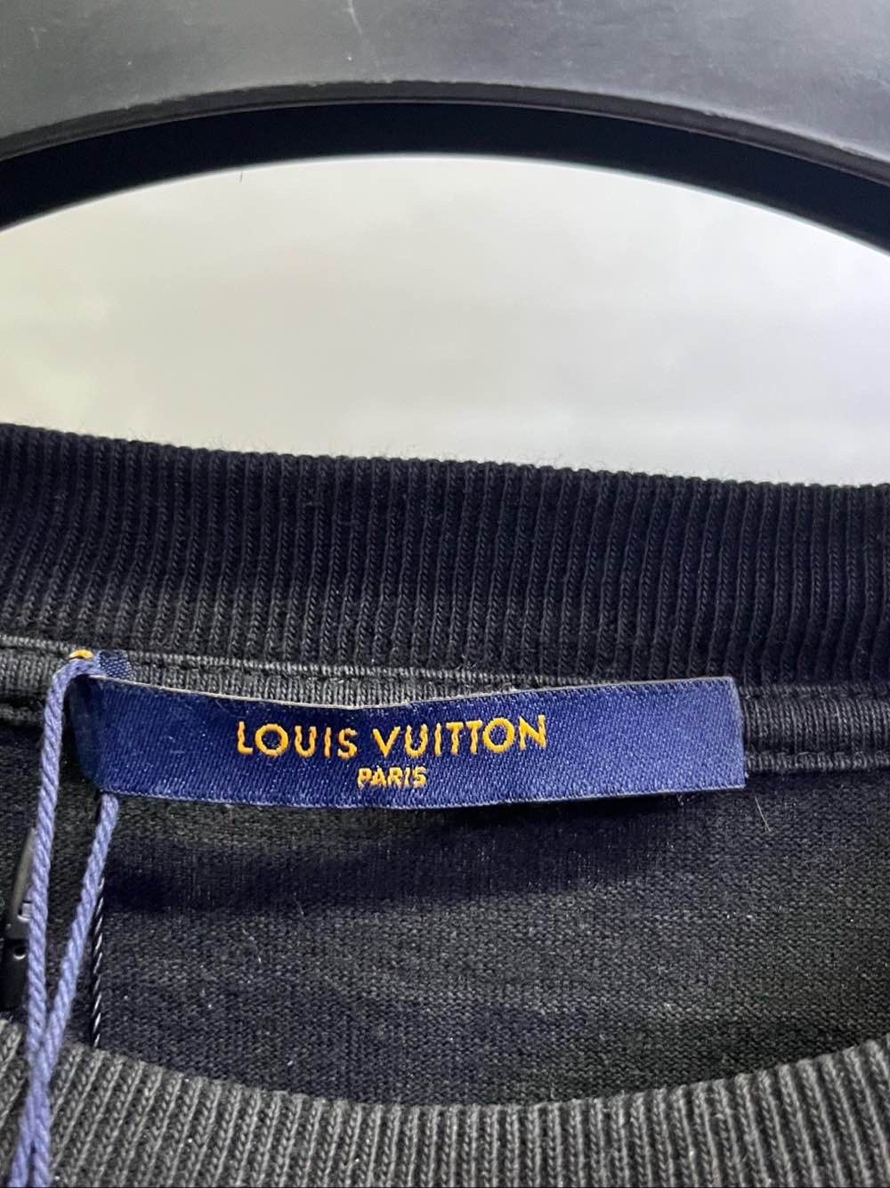 Louis Vuitton Louis Vuitton Spread Logo Embroidered T-Shirt Size M Size US M / EU 48-50 / 2 - 3 Thumbnail