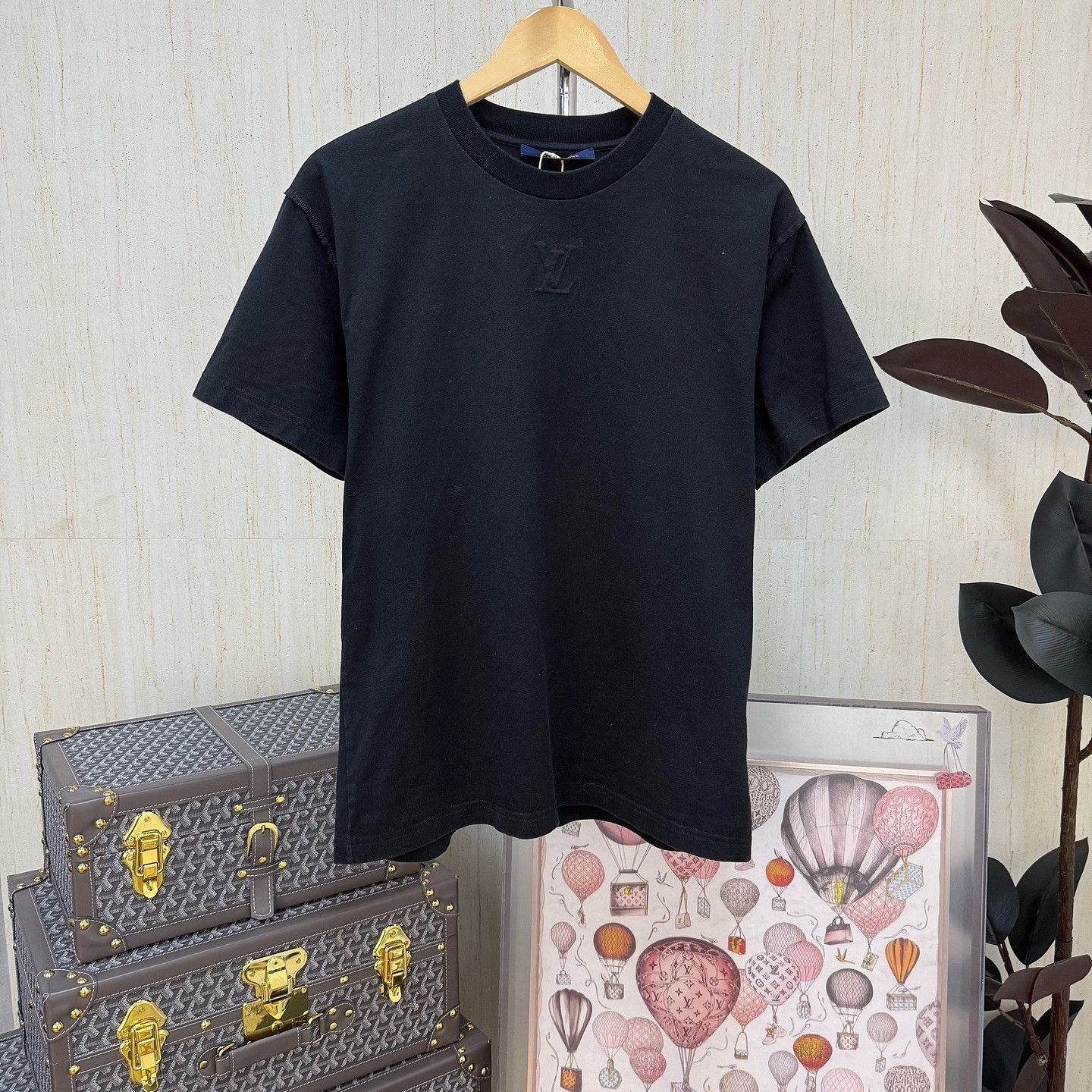 Louis Vuitton Louis Vuitton Logo T-Shirt Size S Size US S / EU 44-46 / 1 - 6 Thumbnail