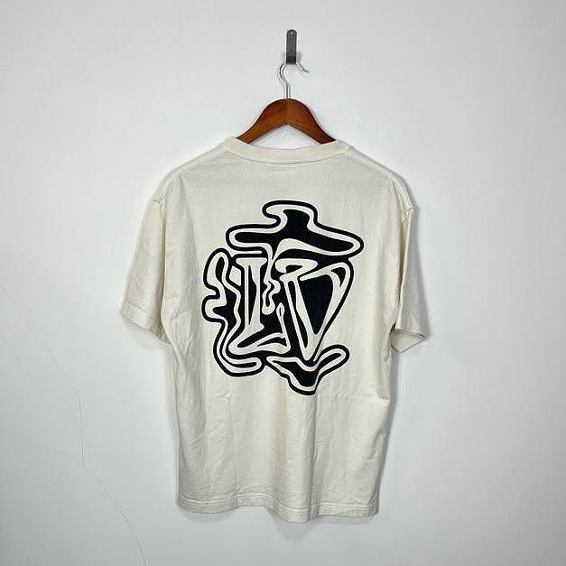 Louis Vuitton Louis Vuitton Distorted Logo T-Shirt Size M Size US M / EU 48-50 / 2 - 2 Thumbnail